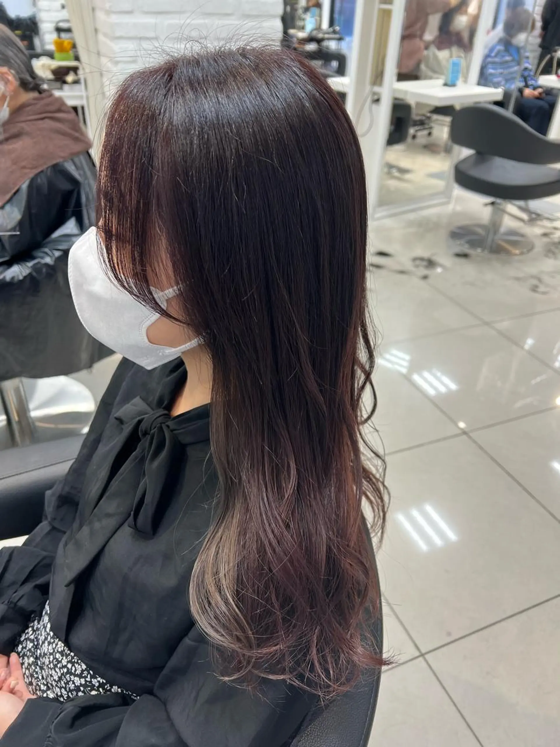 セミロング カラー ベージュカラー 透明感カラー イヤリングカラー ラベンダーカラー ラベンダーピンク ヘアカラー トリートメント 【暖色カラー特化】 中山由梨のヘアスタイル