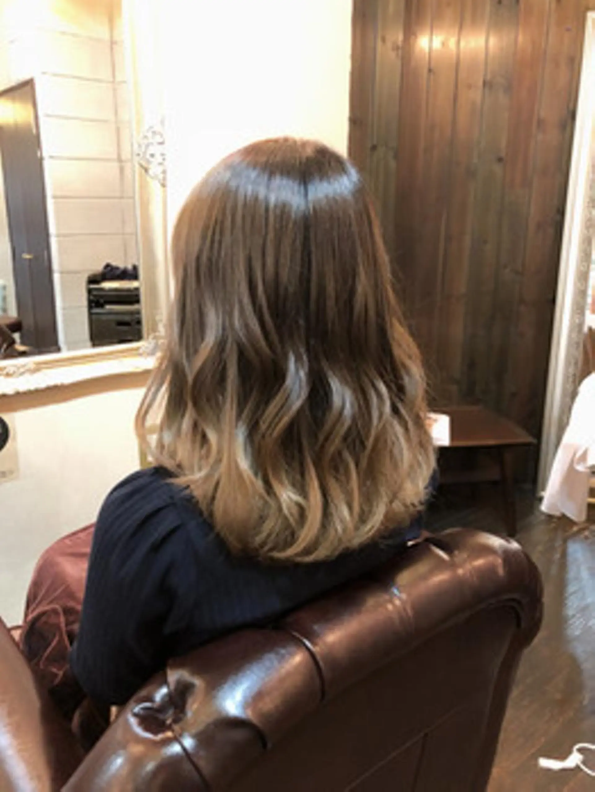 ミディアム カラー ブリーチ ダブルカラー グラデーションカラー 是枝 さくらのヘアスタイル