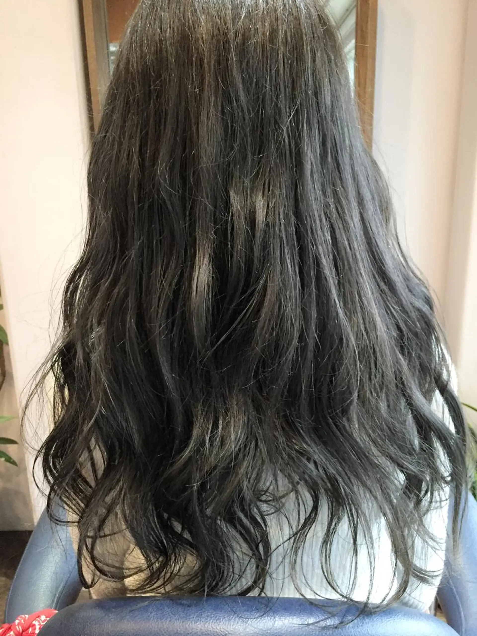 ミディアム セミロング ロング カラー グレージュ シルバー シルバーグレージュ 原宿サロン代表 デザインカラー伊藤卓のヘアスタイル