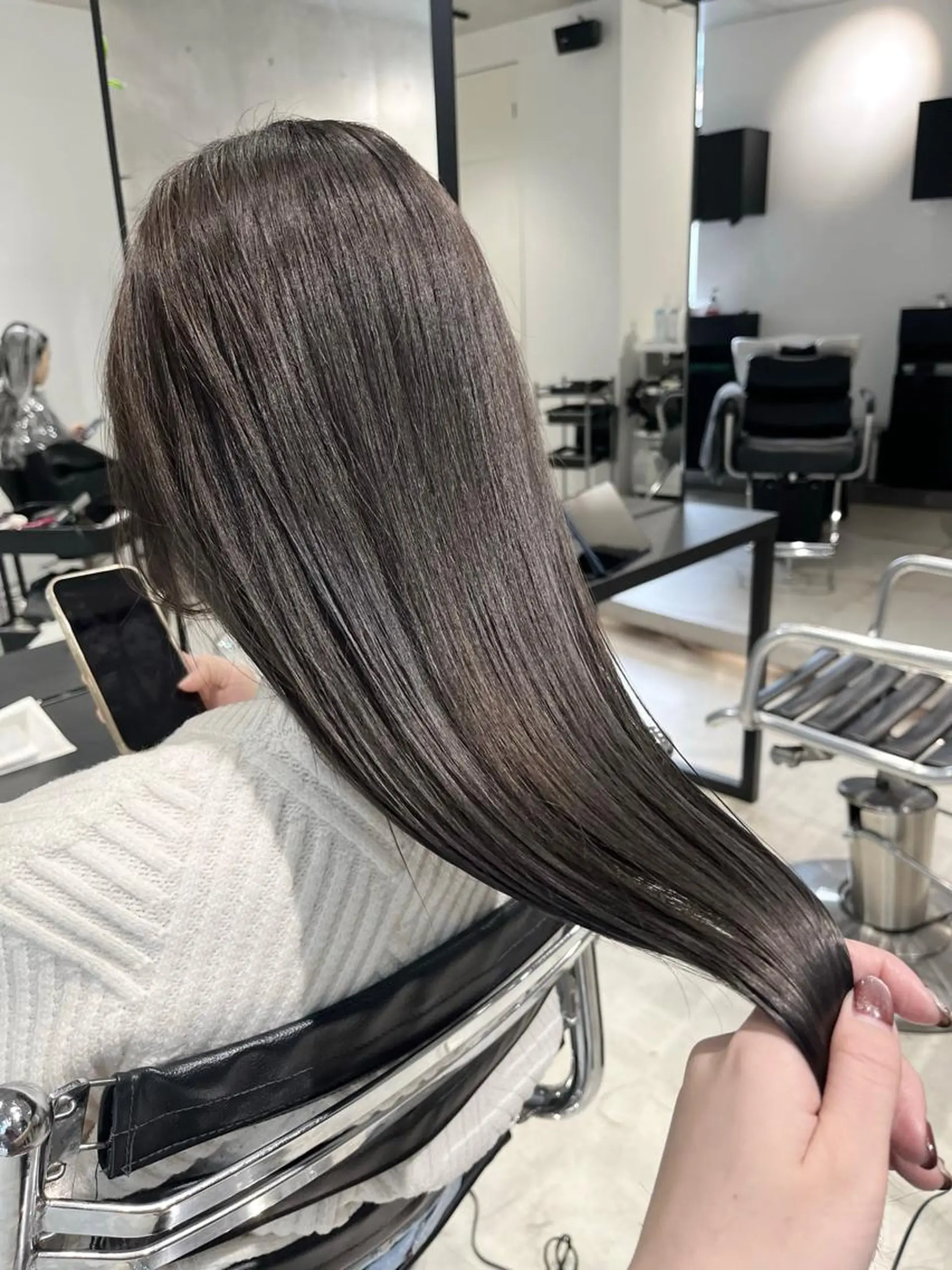 ロング カラー パーマ ヘアアレンジ ヘアカラー トリートメント 透明感/オリーブ/ グレージュ/YUKAのヘアスタイル