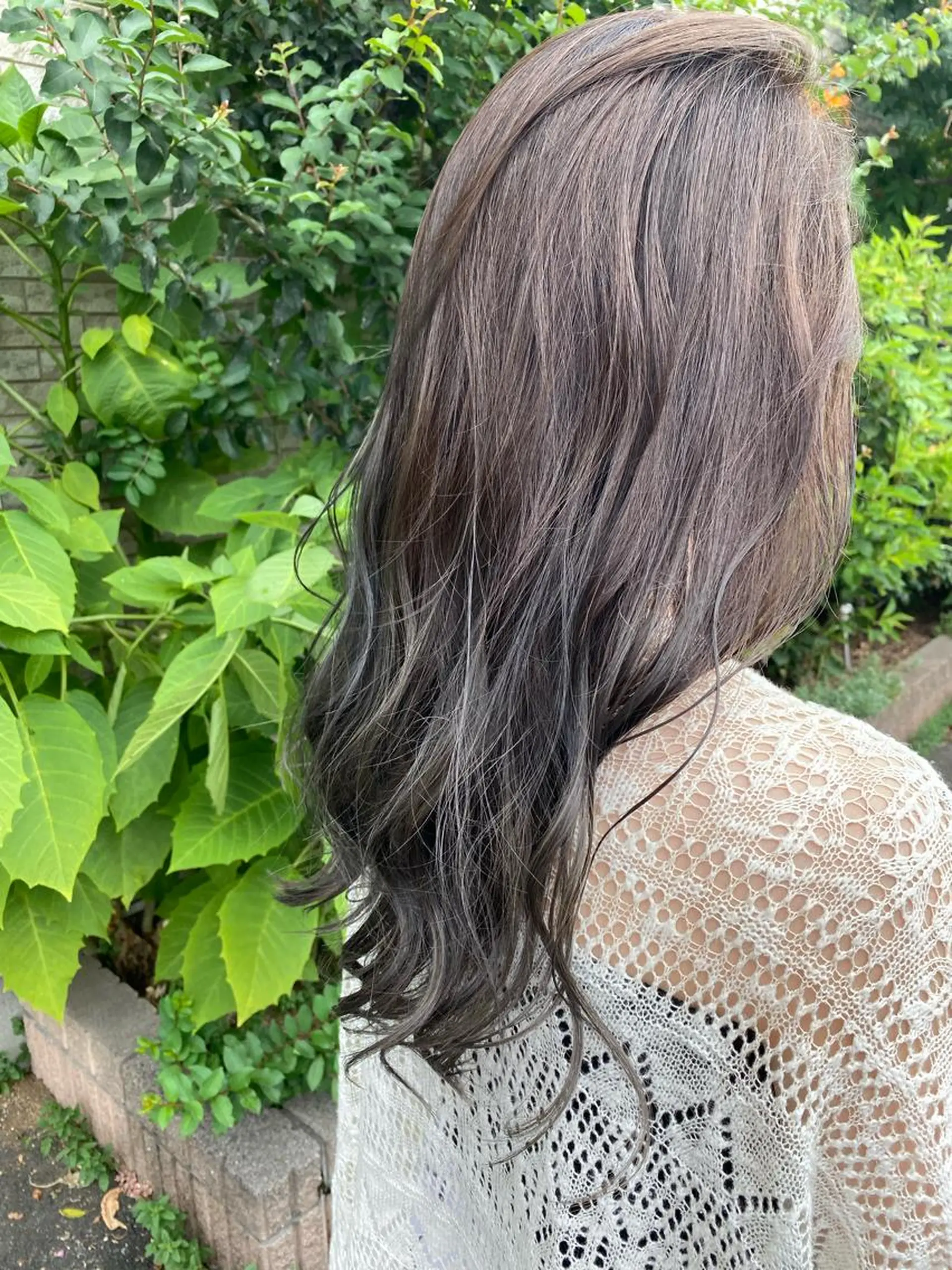 ロング アッシュ アッシュグレー アッシュグレージュ カット ヘアカラー トリートメント 永沼 真依のヘアスタイル