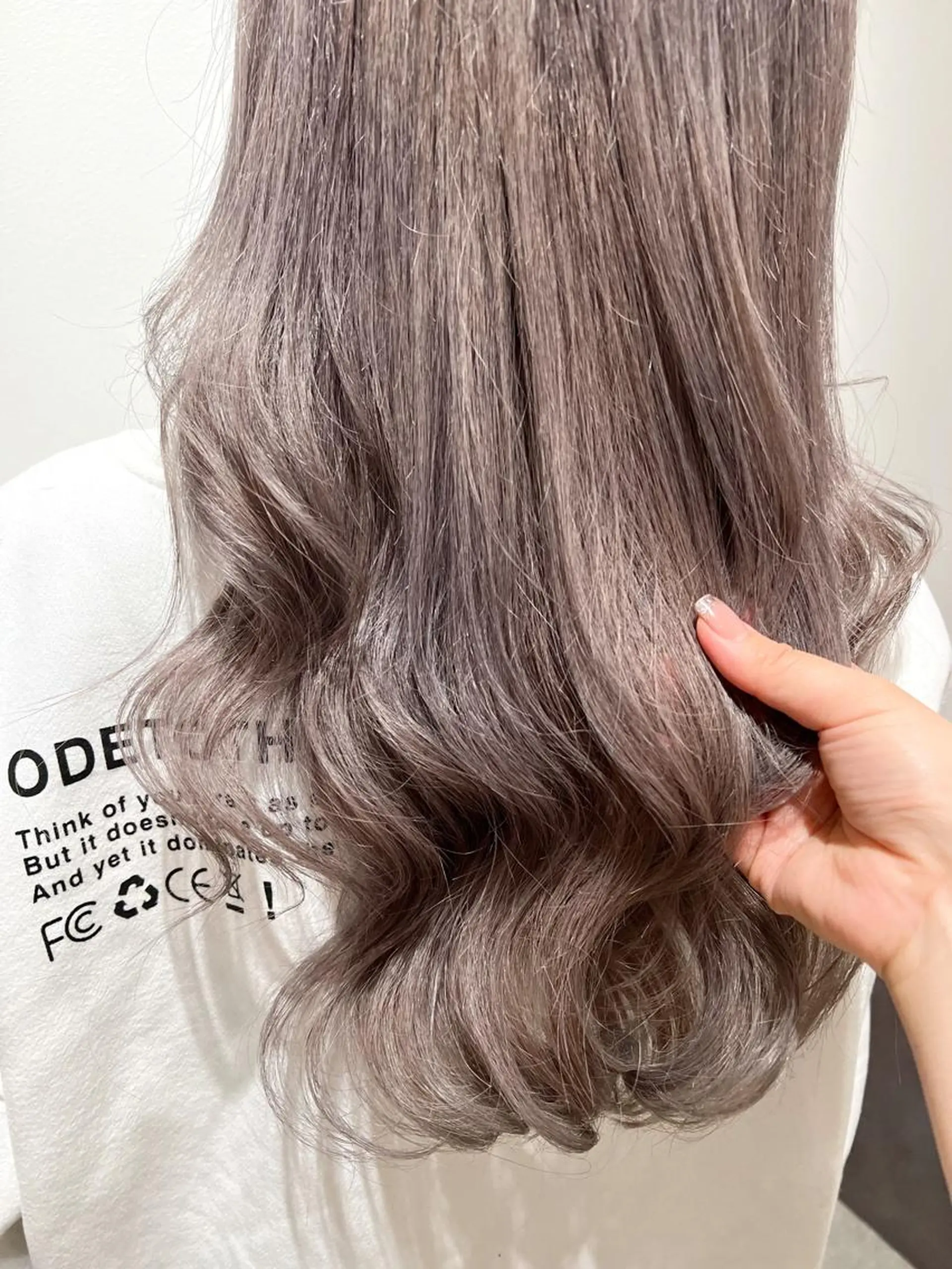 セミロング カラー ヘアアレンジ アッシュ ラベンダーカラー ラベンダーアッシュ 髪質改善 トリートメント ヘアカラー トリートメント 新宿color🐝 AYAKA🌈💖のヘアスタイル