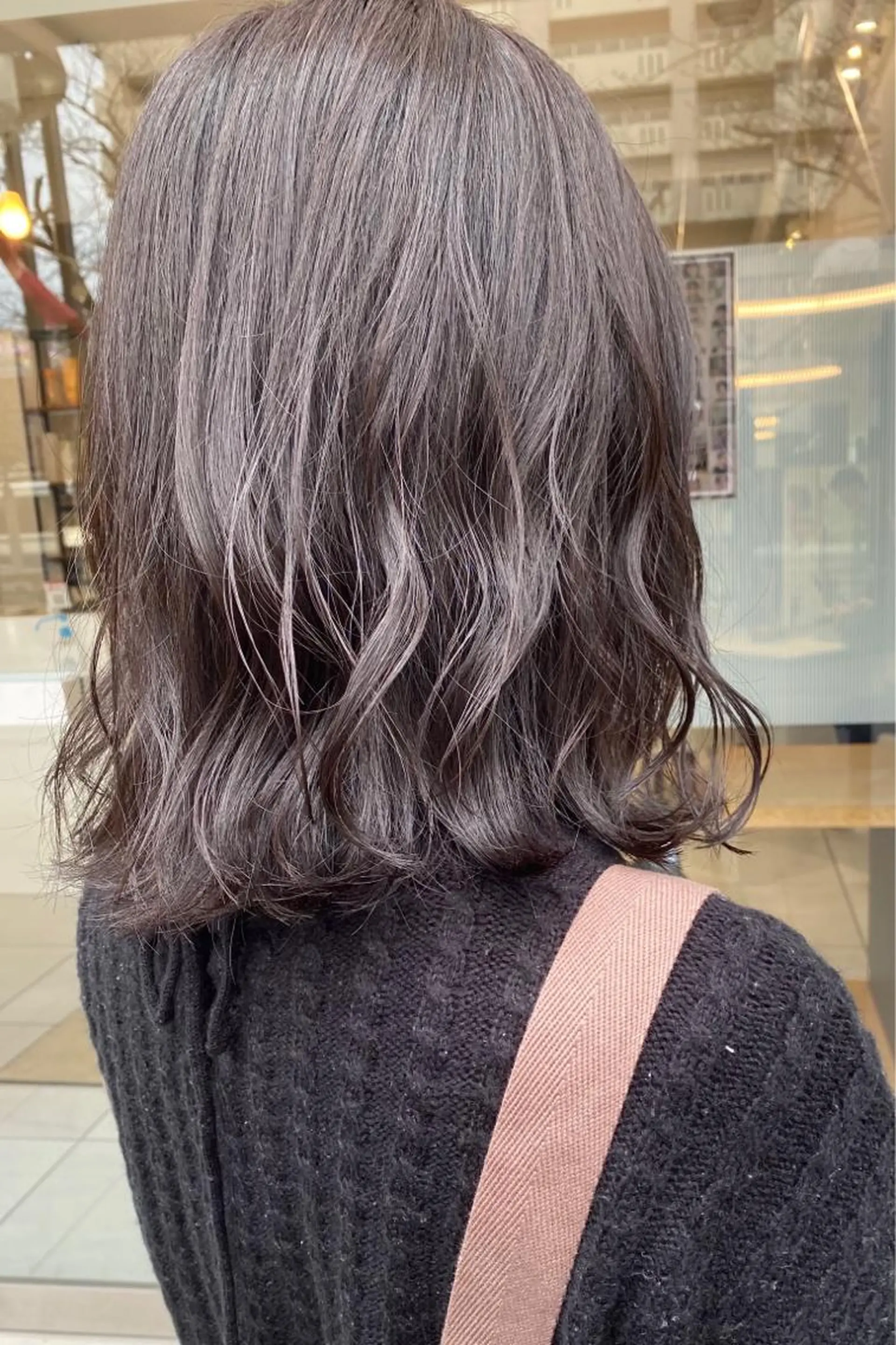 セミロング カラー アディクシーカラー ブリーチ グレージュ ヘアカラー トリートメント 樋口 雄稀のヘアスタイル