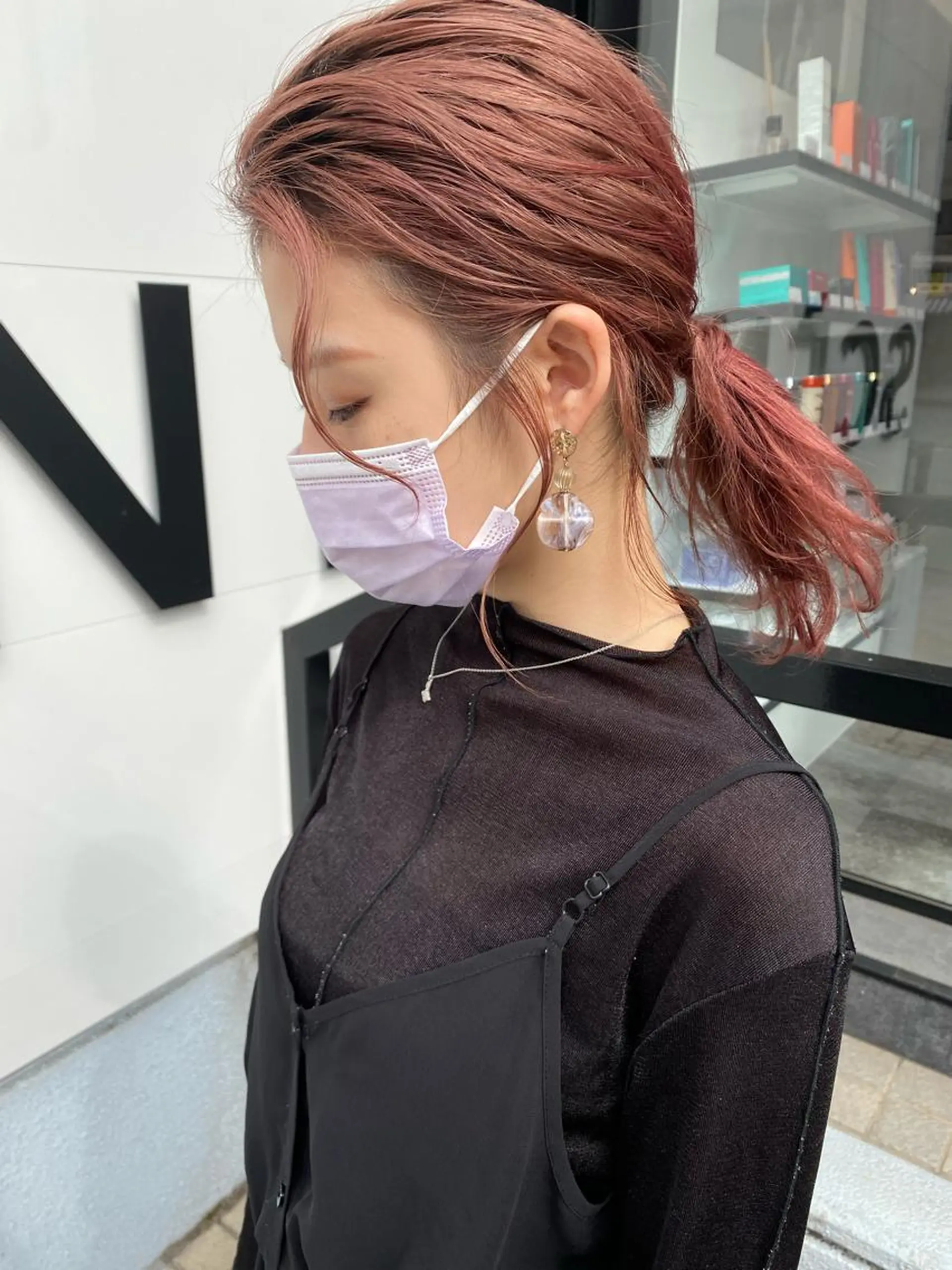 セミロング カラー パーマ ヘアアレンジ メンズ キッズ ネイル マツエク・マツパ メンズハイトーン ベージュカラー ハイトーンカラー ピンクカラー ピンクベージュ ヘアカラー トリートメント 韓国🇰🇷レイヤー カットオリーブカラーのヘアスタイル