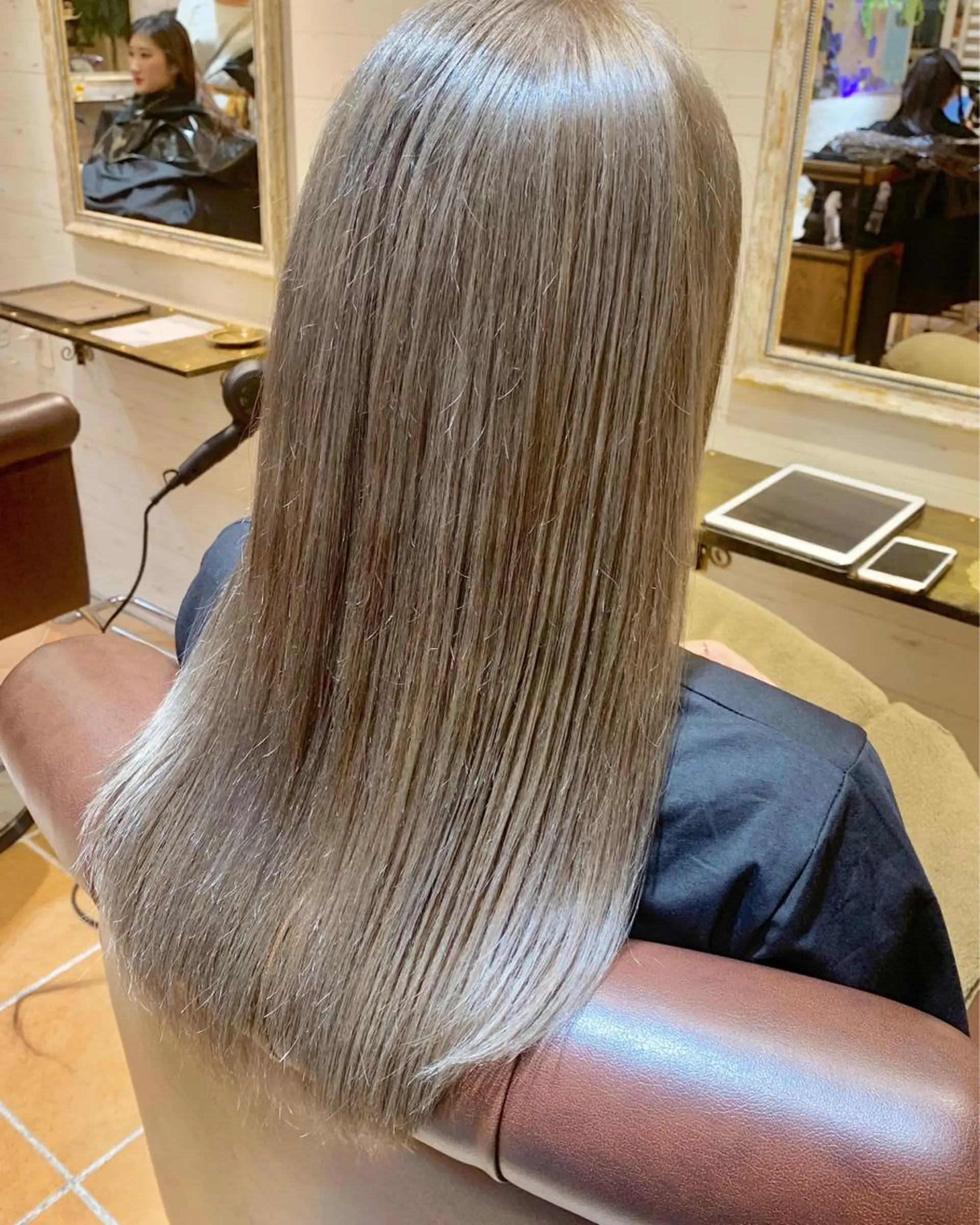 ロング カラー ヘアアレンジ 透明感カラー グレージュ ミルクティーグレージュ カット ヘアカラー トリートメント ✨艶髪✨透明感✨ 山内大樹のヘアスタイル