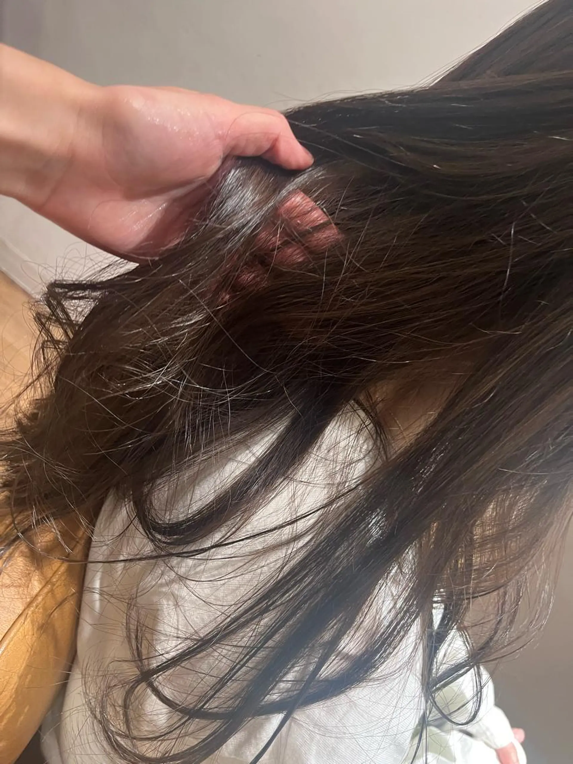 ロング カラー 透明感カラー シルバー 関根 菜帆のヘアスタイル