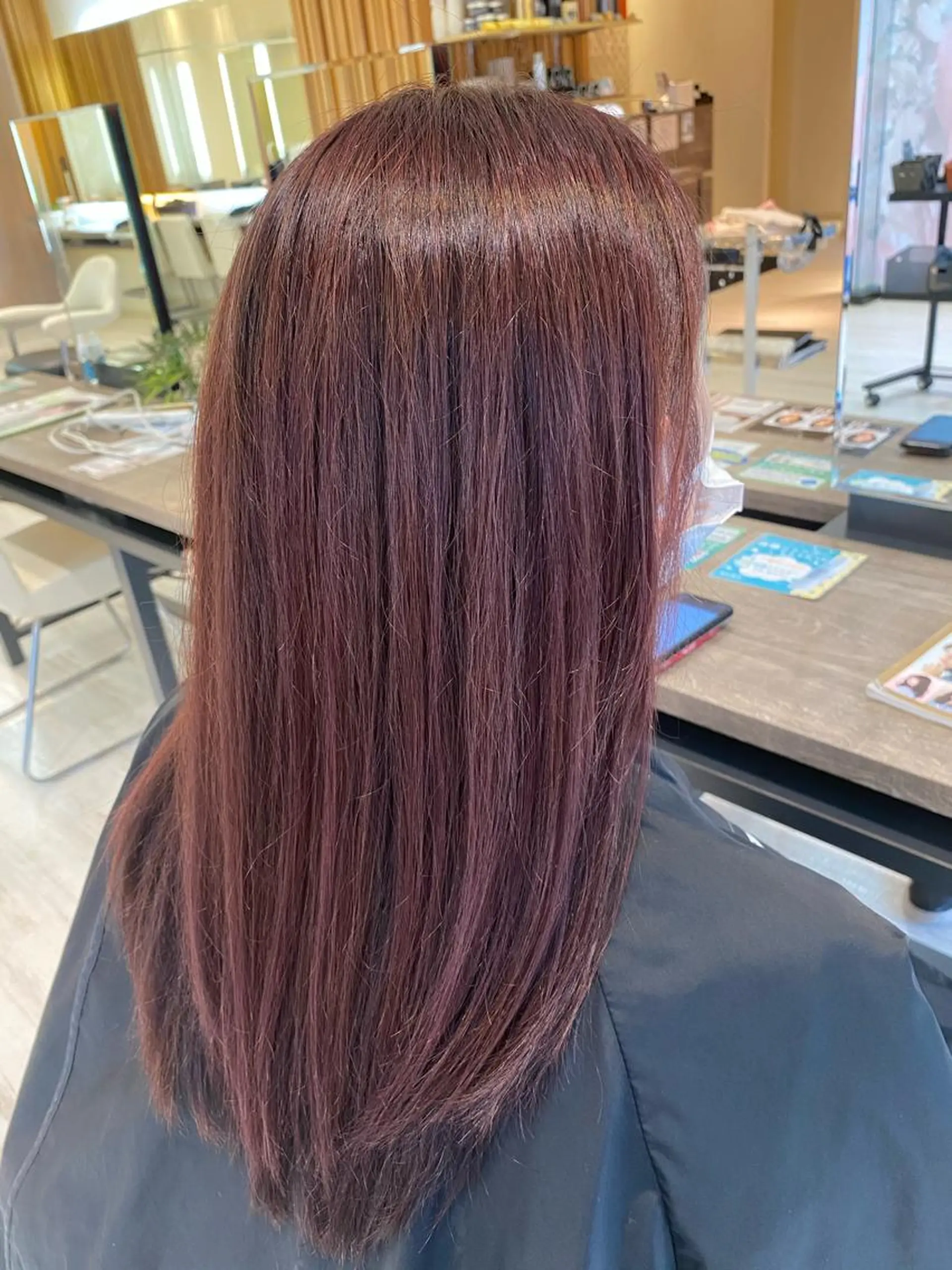 ロング カラー ブラウンカラー ハイライトカラー ピンクカラー ピンクブラウン ハイライト 小顔レイヤー/ ベージュ🤍Rieのヘアスタイル