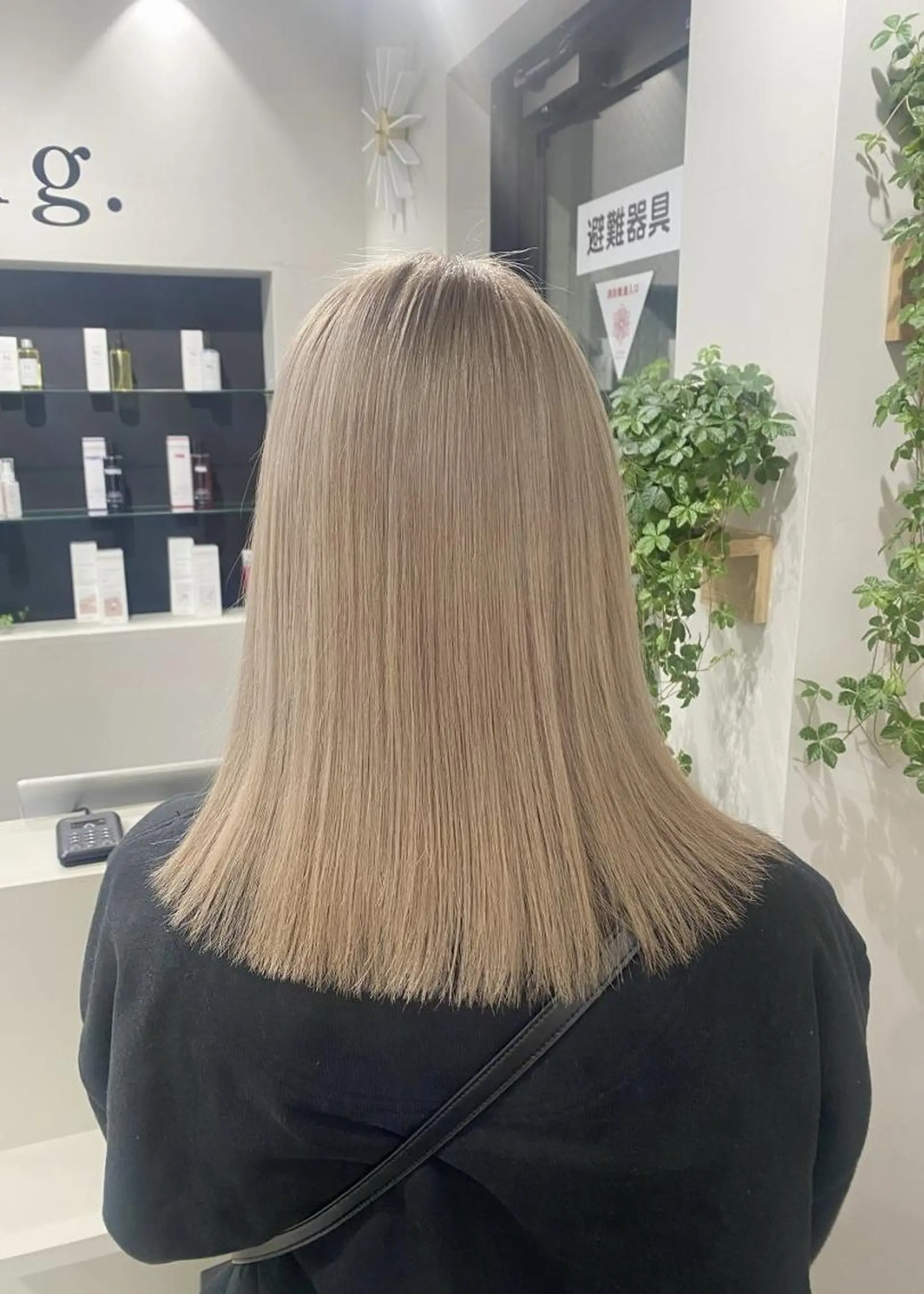 セミロング カラー ✨【公式】 juhl.横浜✨のヘアスタイル