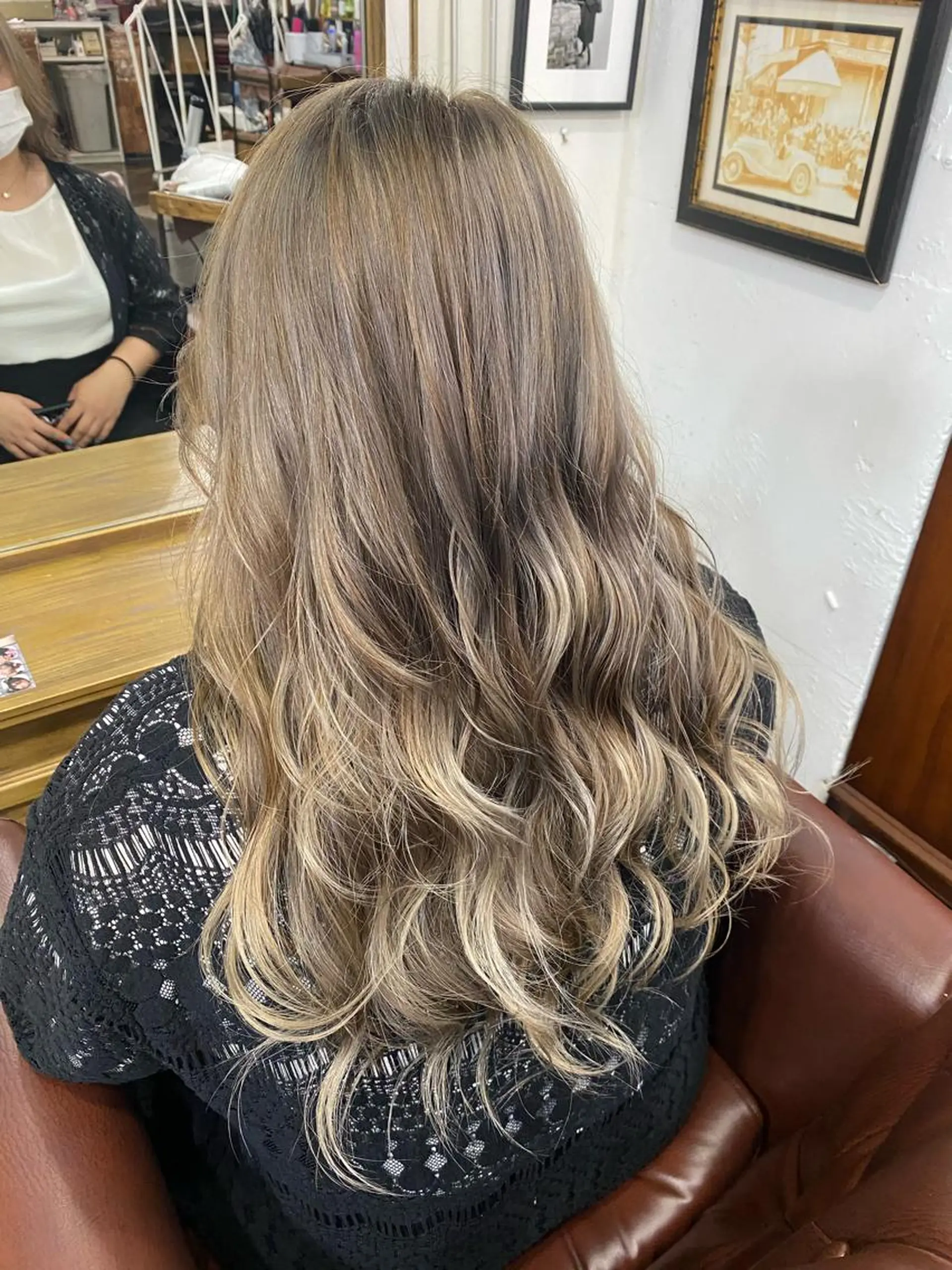 ロング カラー ハイライトカラー ハイトーンカラー 外国人風カラー ハイライト ヘアカラー トリートメント 🌟ハイライト/ハイ トーン🌟MIKIのヘアスタイル