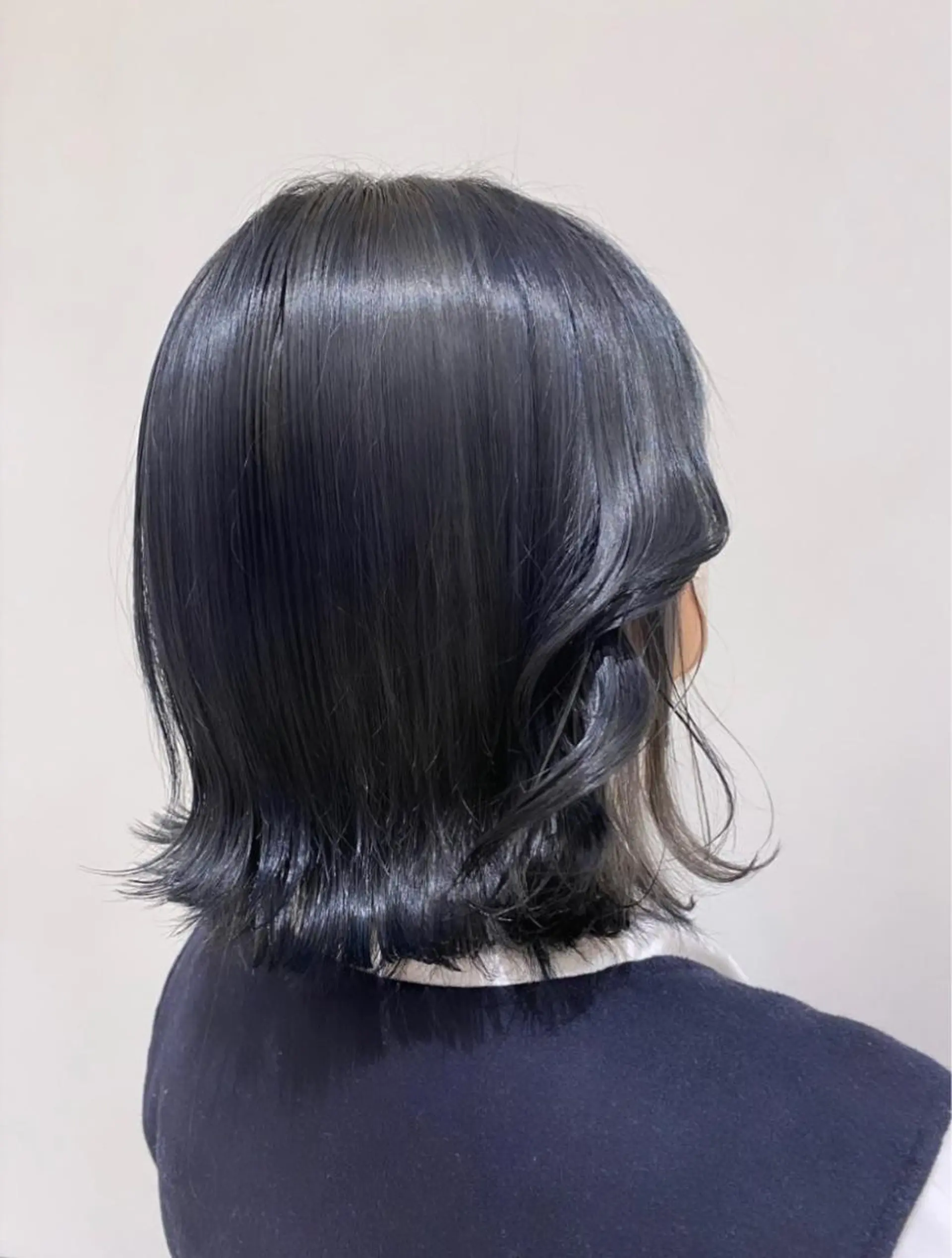 カラー 黒髪 ブリーチ ブルーカラー ブルーブラック 透明感カラー 横浜/韓国/レイヤー カット/ユイナ🎀のヘアスタイル