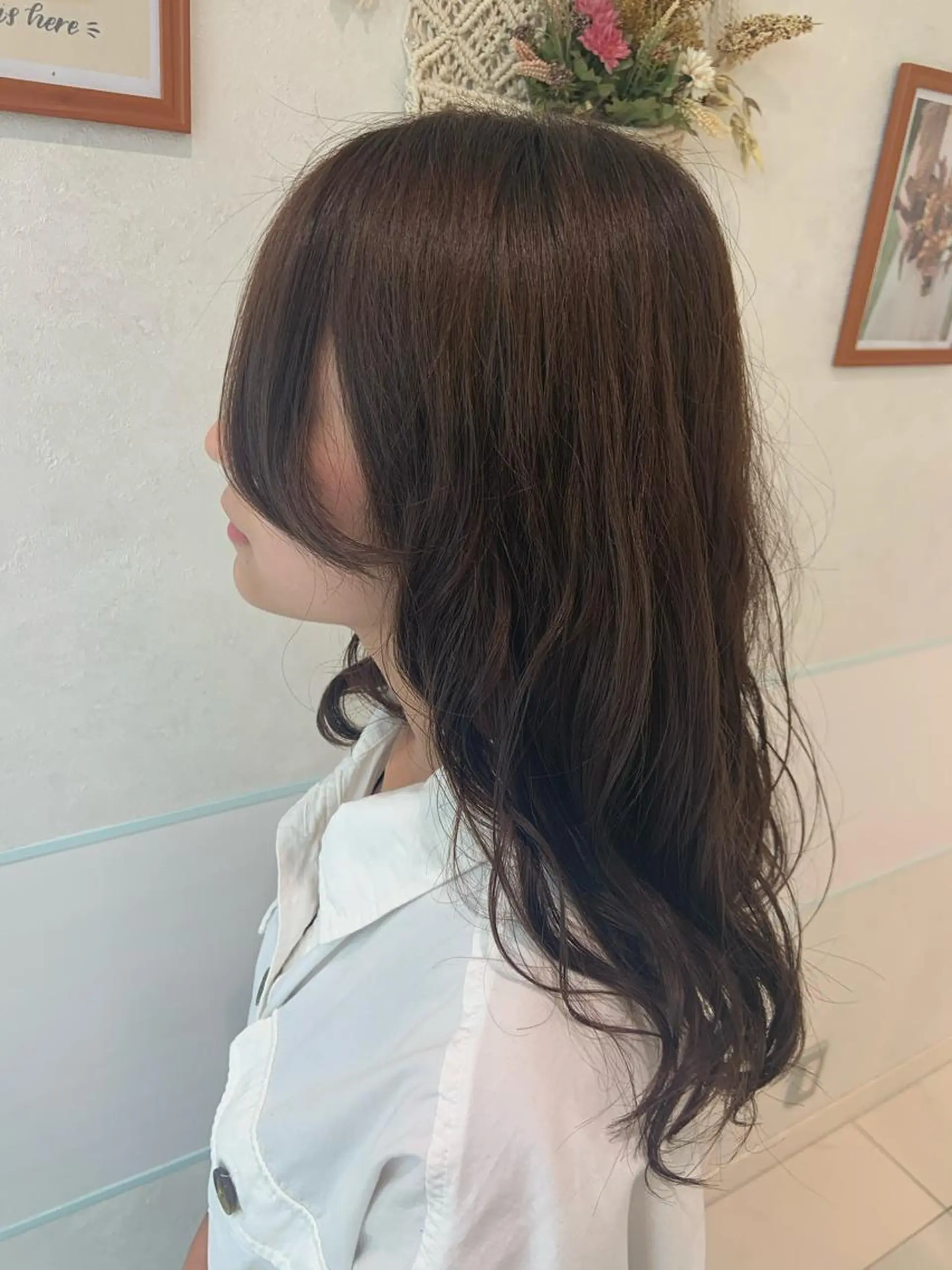 セミロング カラー パーマ ヘアアレンジ セミロングパーマ ブラウンカラー デジタルパーマ ハイトーンカラー🤍 山下 優華のヘアスタイル
