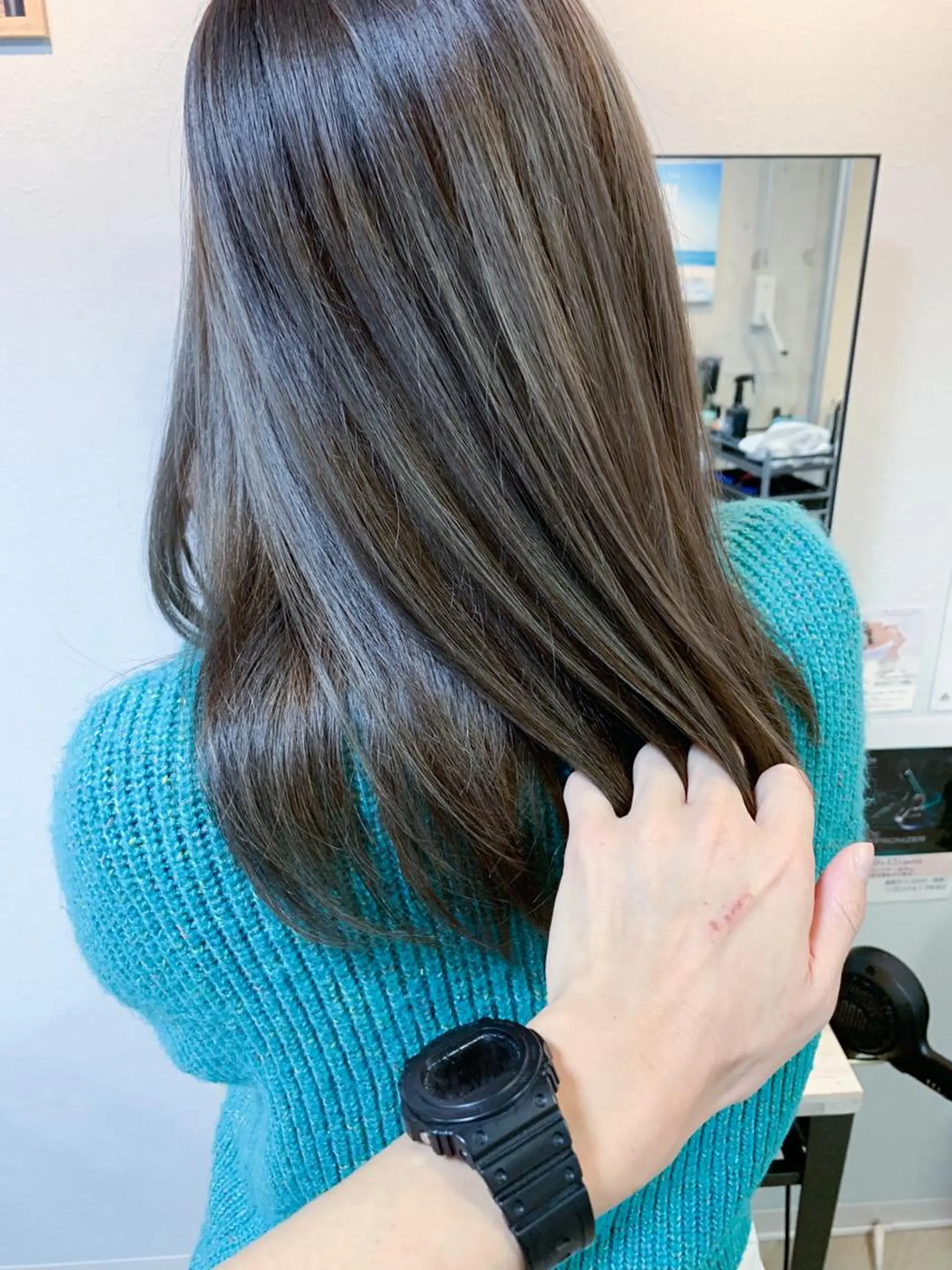 セミロング カラー グレージュ Beach 代表 KENTAのヘアスタイル