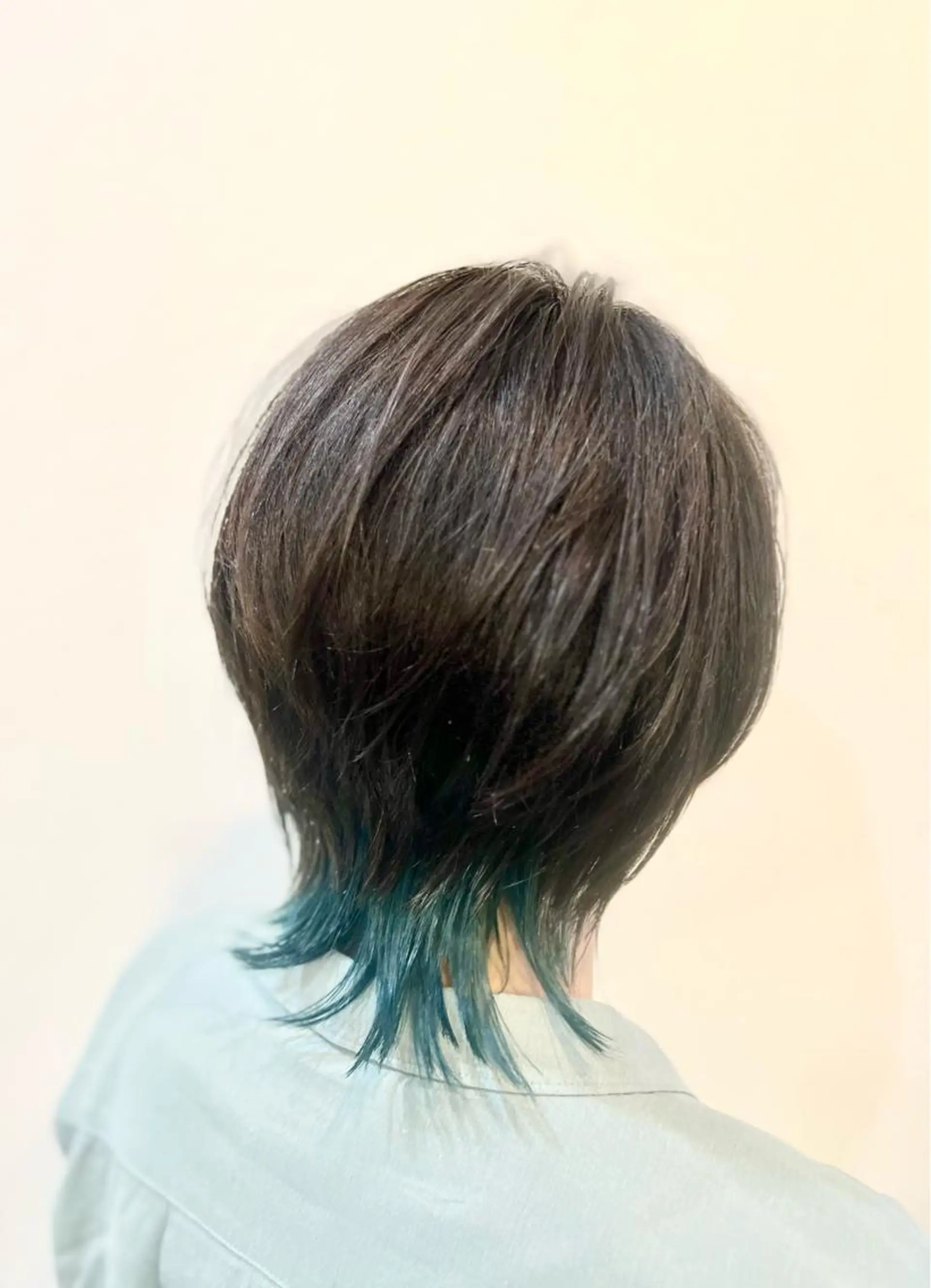 ショート カラー ブルーカラー インナーカラー ショートヘア ヤマグチ リョウのヘアスタイル