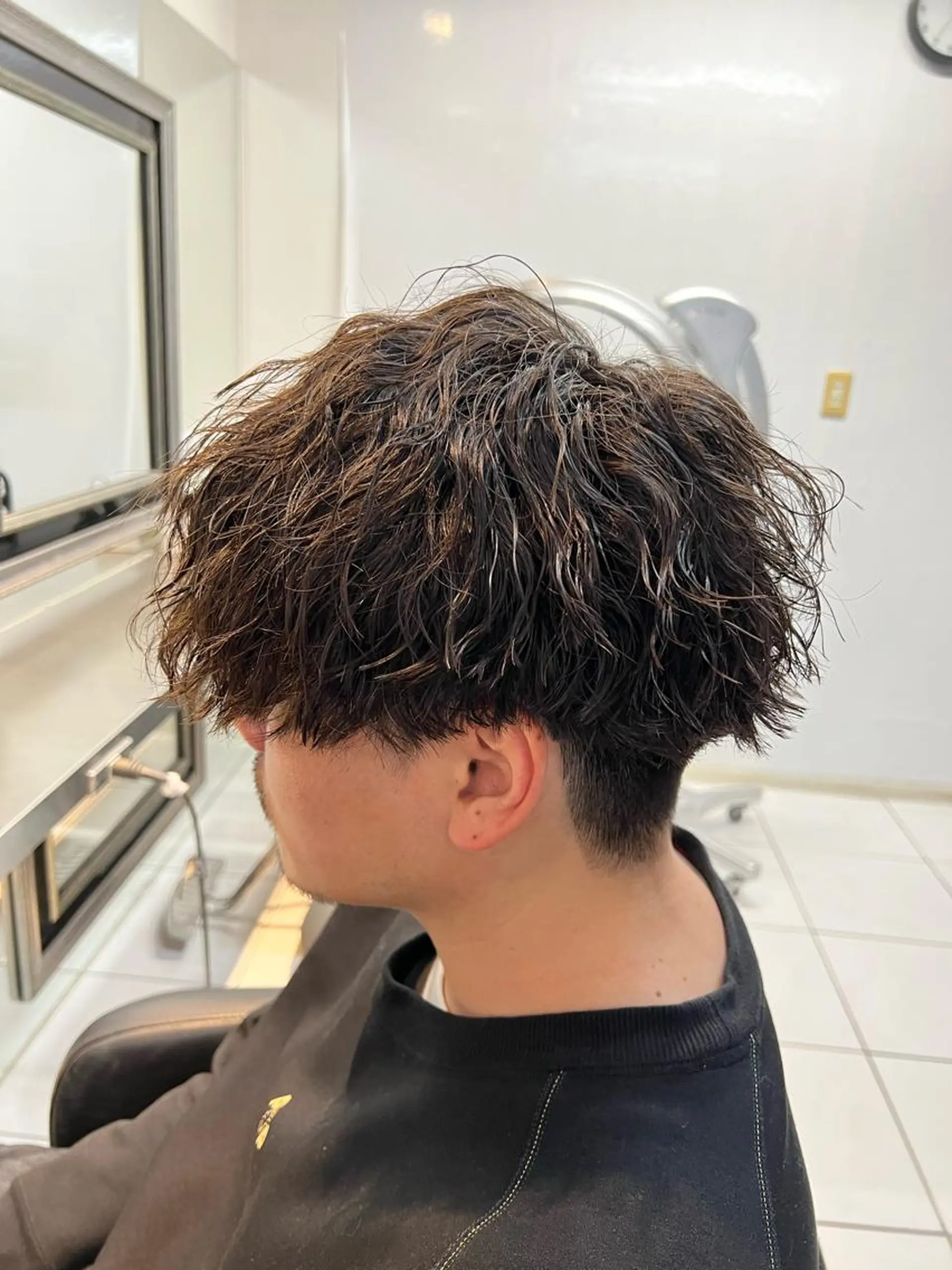 パーマ メンズ センターパート フェードカット カルマパーマ マッシュ メンズパーマ カット パーマ パーマ特化美容師 茂木広幸のヘアスタイル