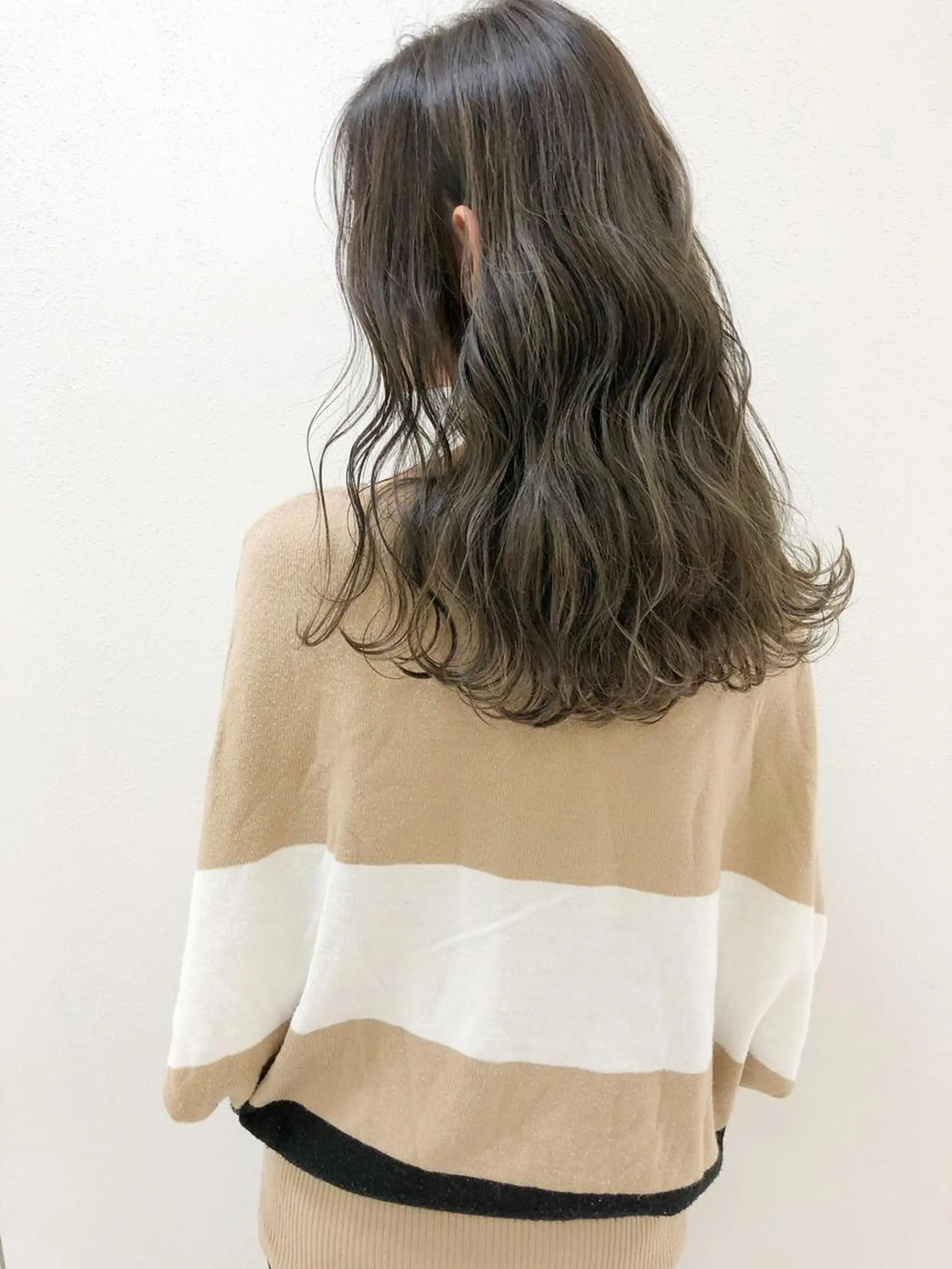 ロング 顔まわり／髪質改 善／白髪ぼかし／中山のヘアスタイル