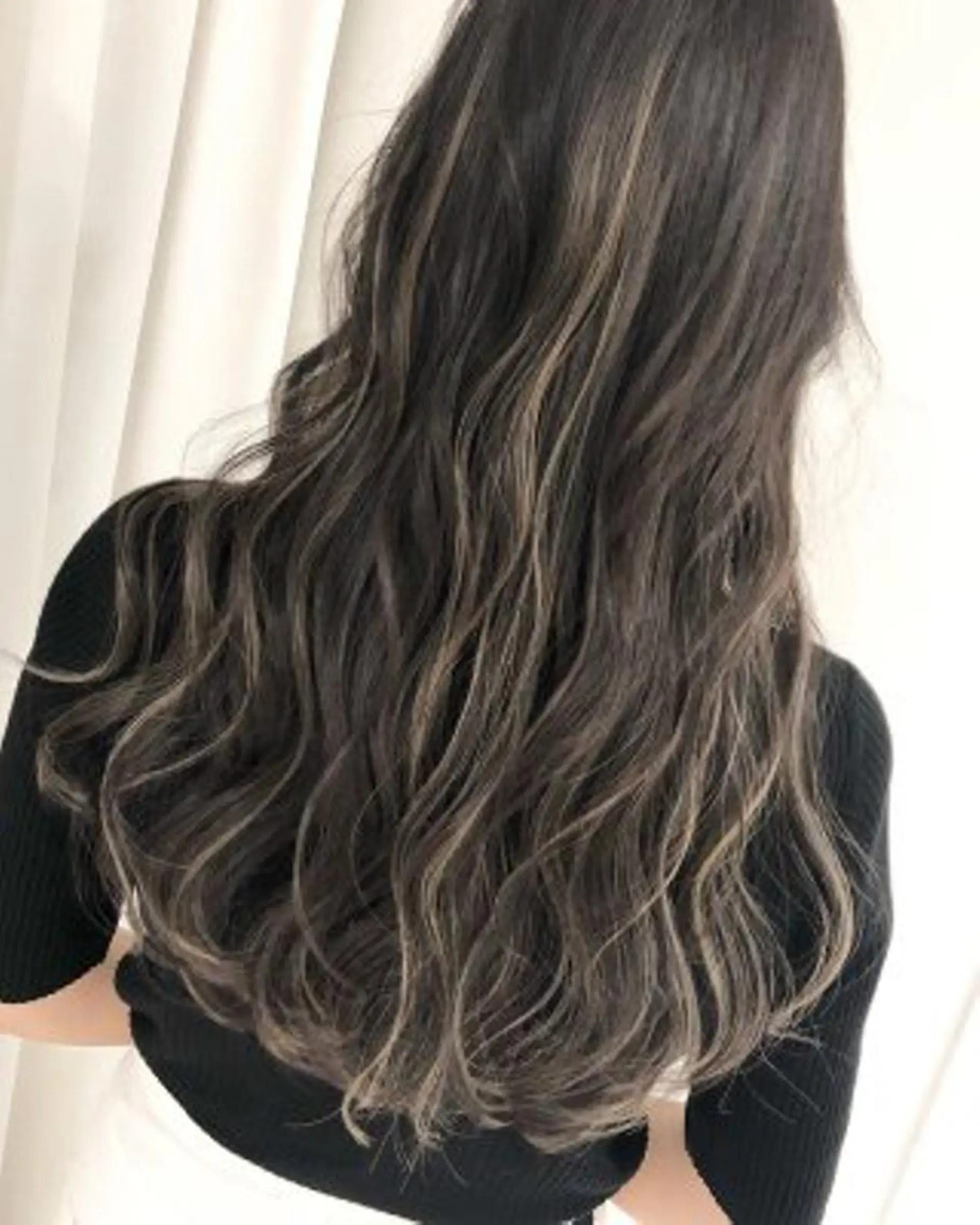 ロング 松戸　レイヤーカット 野口　康太郎のヘアスタイル