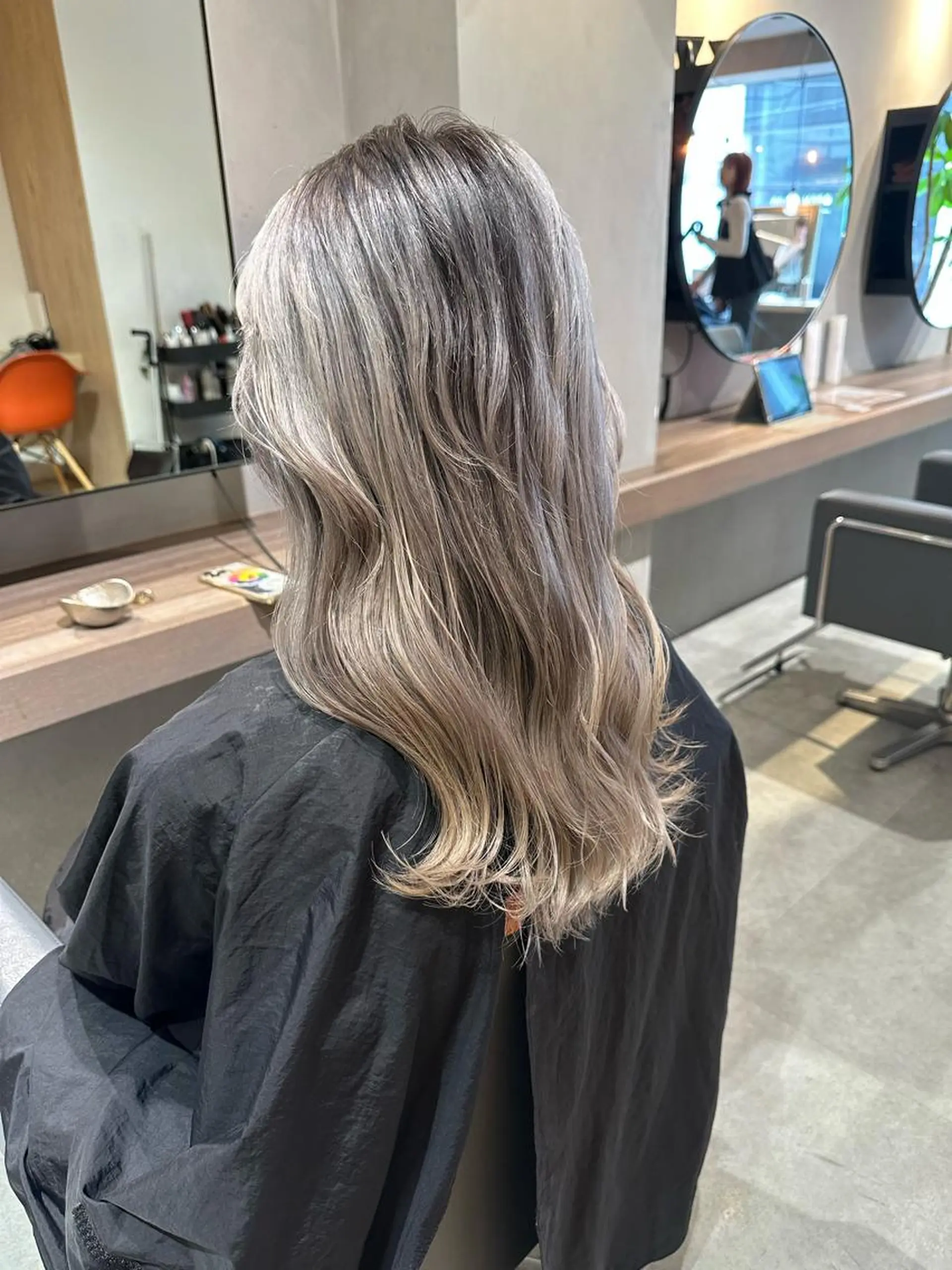 ミディアム ヘアカラー 美髪・シールエクステ ホソタニリョウコのヘアスタイル