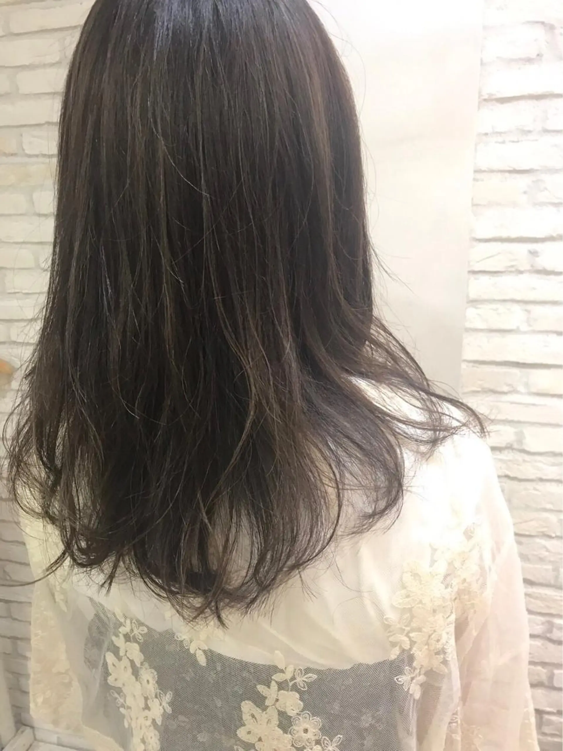 ロング カラー グレージュ ハイライトカラー ハイライト 平内 賢人のヘアスタイル