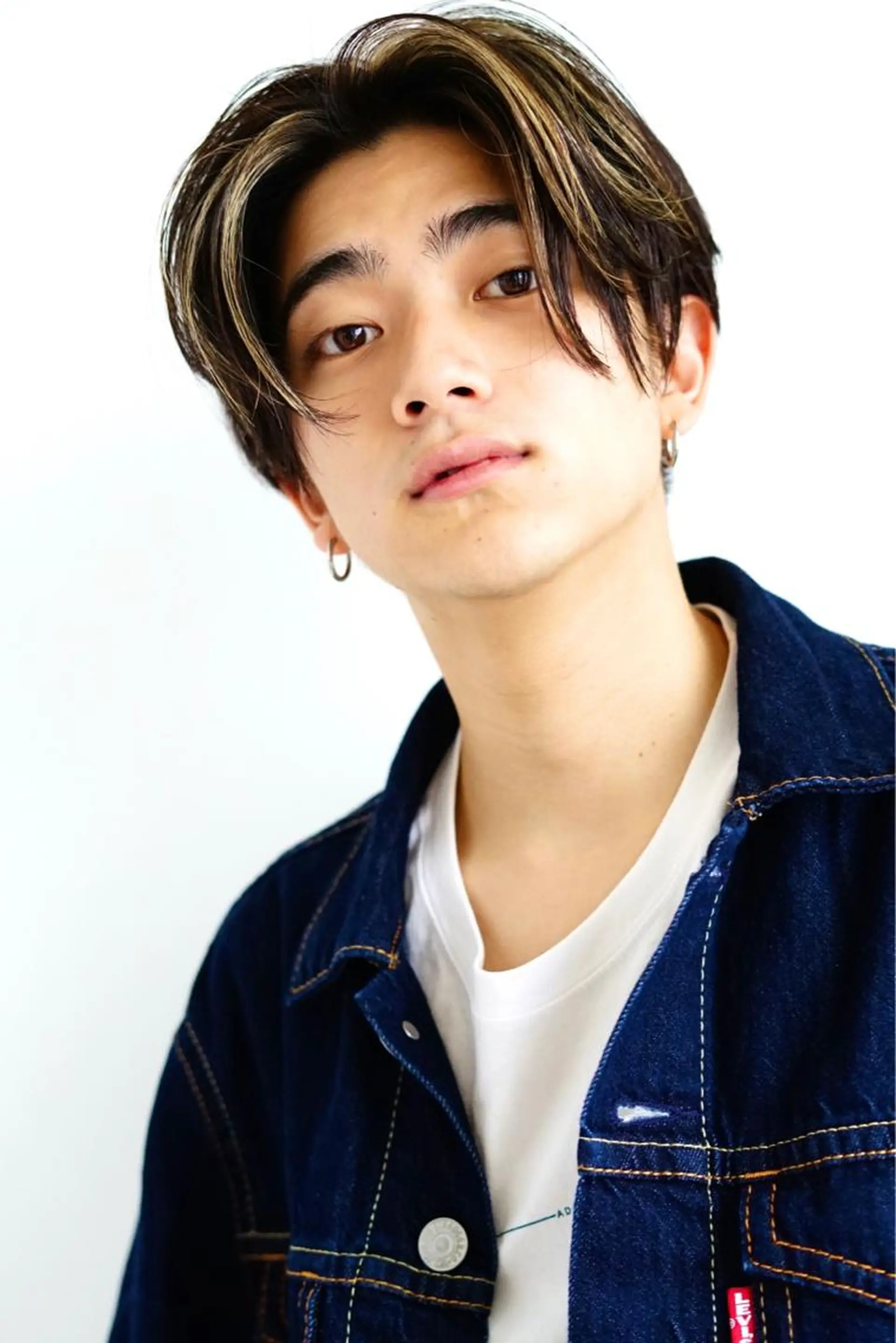 ショート カラー パーマ メンズ センターパート メンズパーマ ニュアンスパーマ カット トリートメント ヘアセット 丁寧なカウンセリング 🌿Chiemi🌿のヘアスタイル