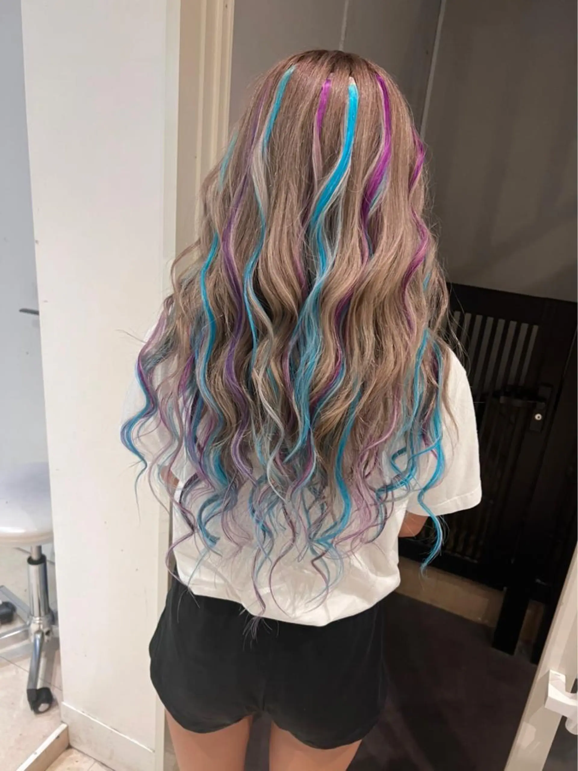 セミロング 🔥ハイトーンカラー ギャルNAOKI🔥のヘアスタイル