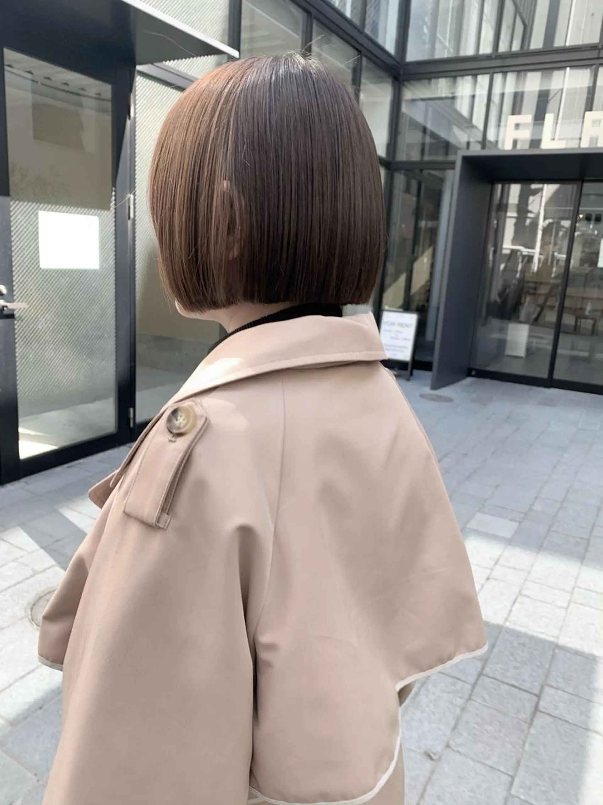 ショート カラー ヘアアレンジ 切りっぱなしボブ ボブ カット トリートメント 艶ハイトーン/ヘア アレンジAYAKAのヘアスタイル