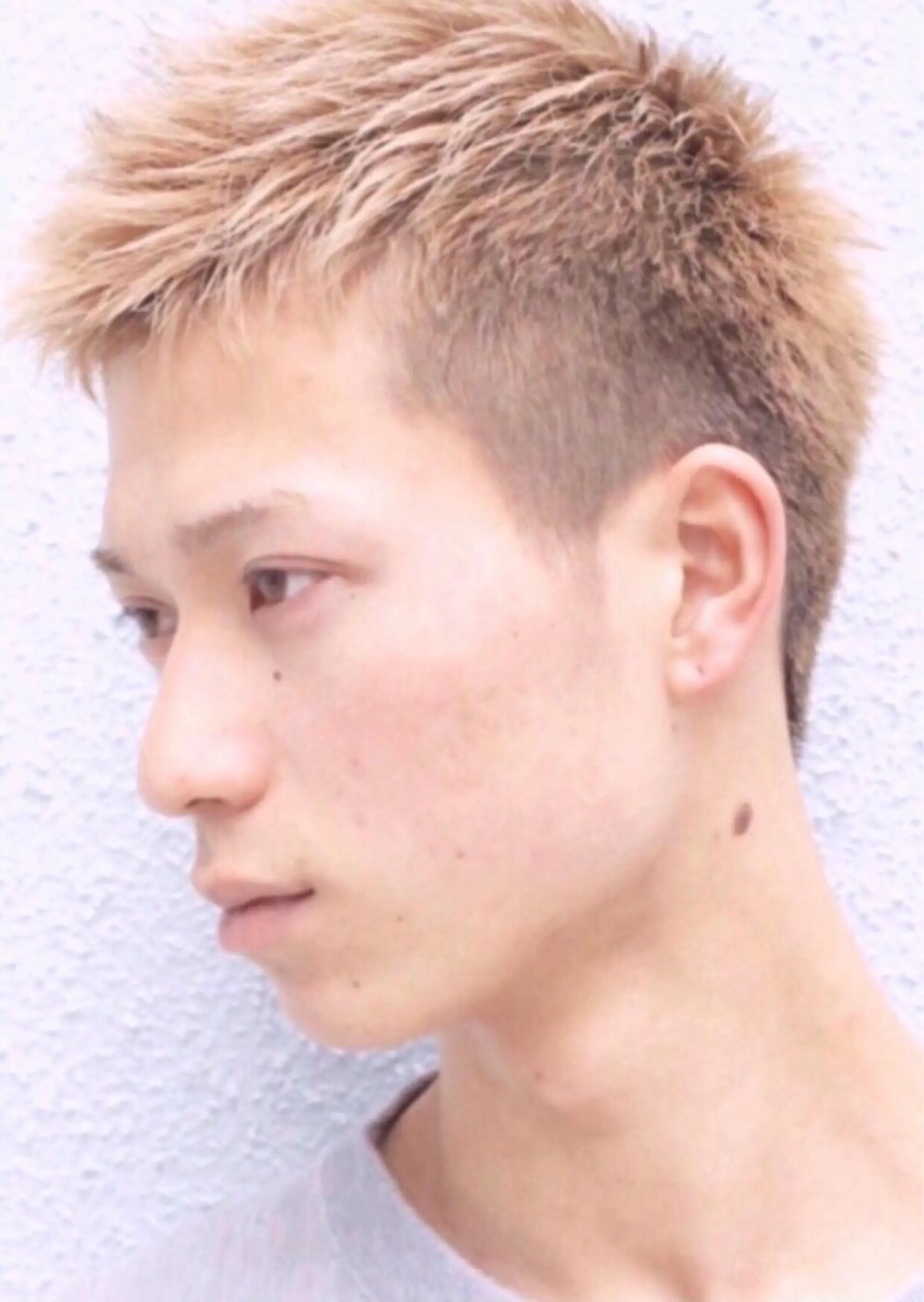 ショート カラー メンズ オールバック フェードカット メンズハイトーン メンズメッシュ メンズパーマ カット ヘアカラー DX  SHARE  SALON 　SHIBUYA所属・AKI アキのヘアスタイル