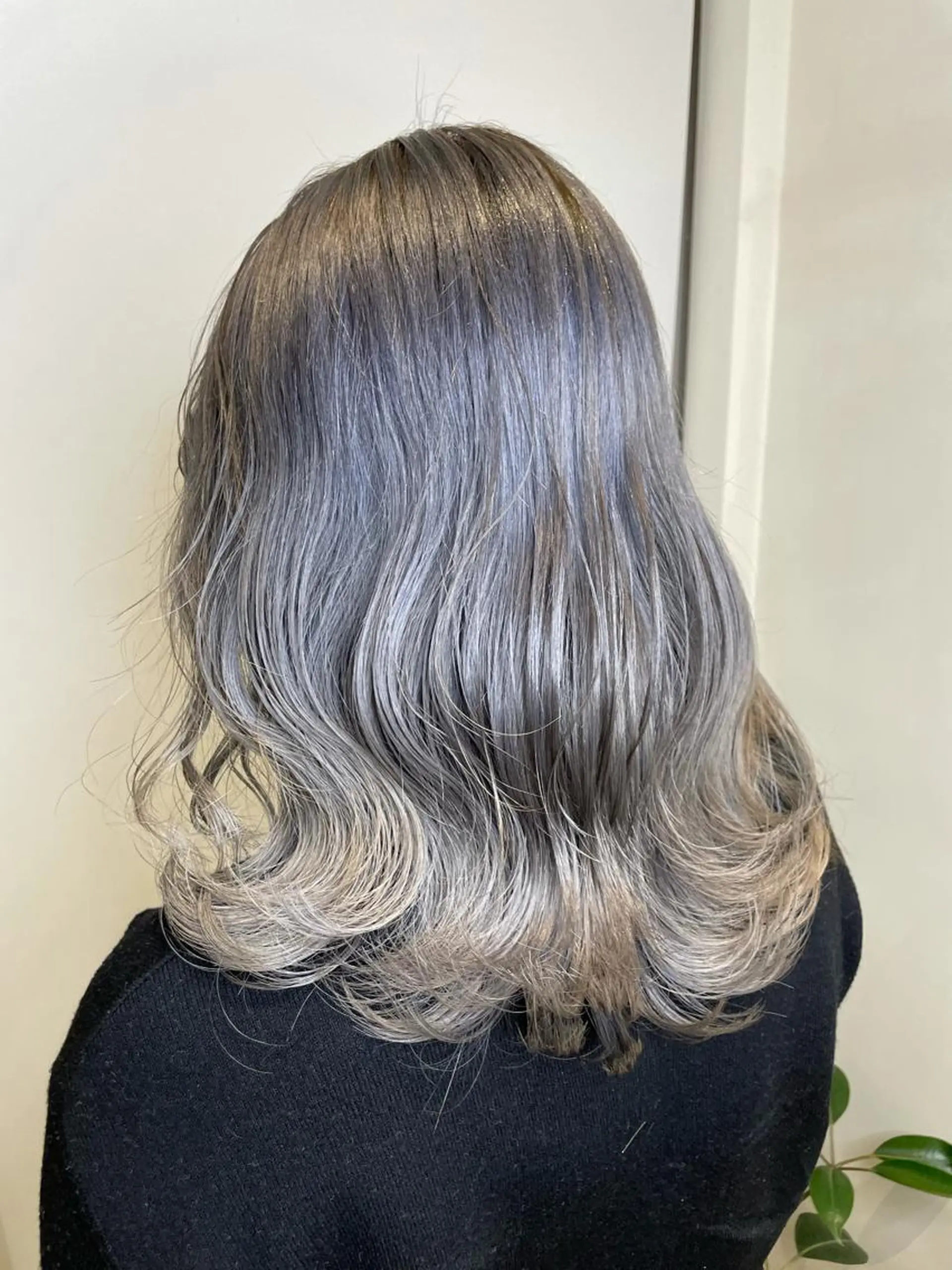 ロング カラー シルバー ホワイトシルバー matiz マティス　表参道所属・🩵アンブレラカラー 髪質改善　丸尾】のヘアスタイル