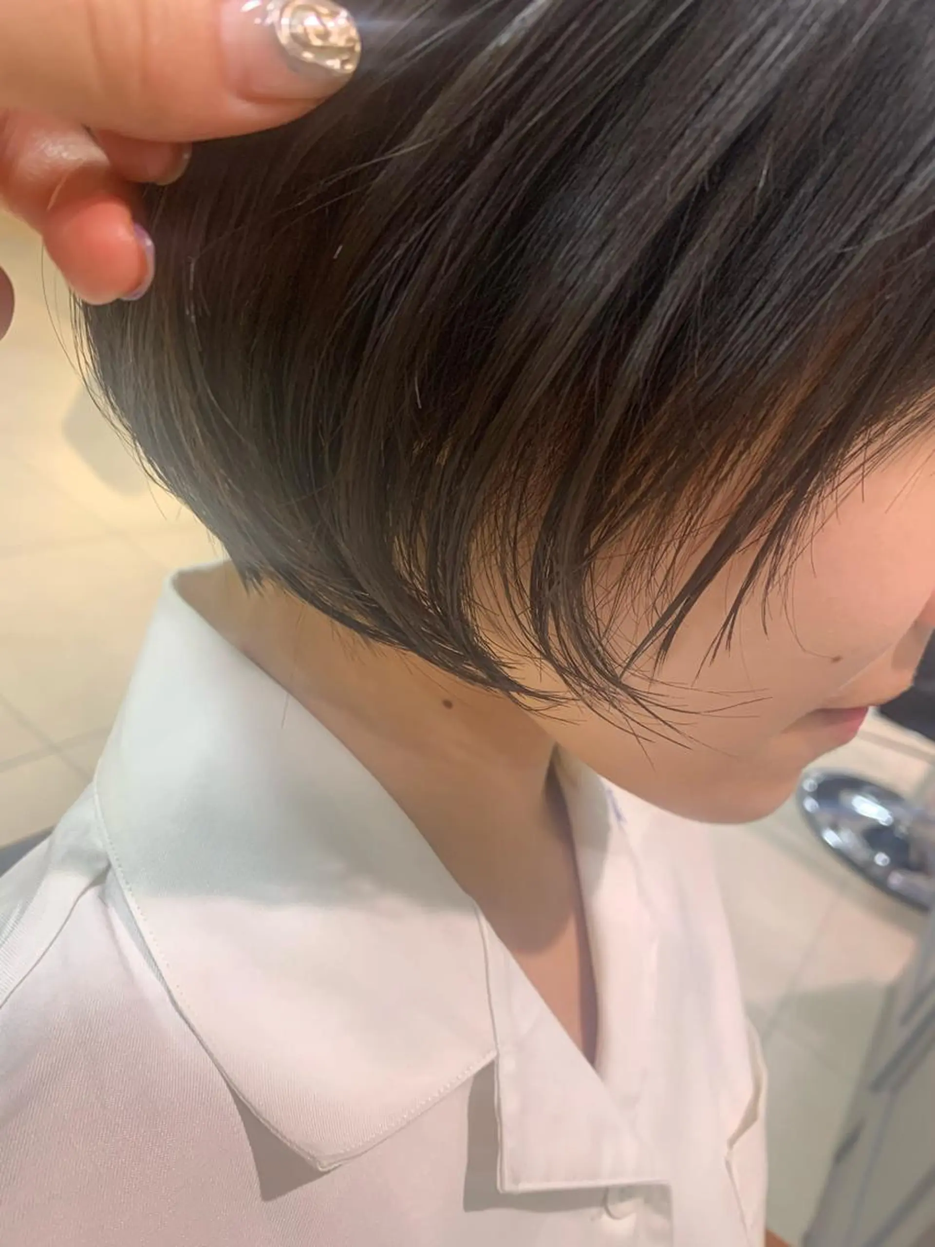 ショート カット 透明感ハイトーン🦄 キラ🌈のヘアスタイル