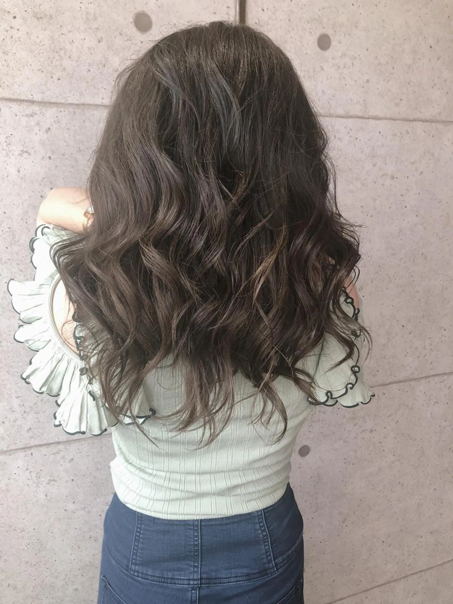 セミロング カラー グレージュ イルミナカラー 福森 みずきのヘアスタイル