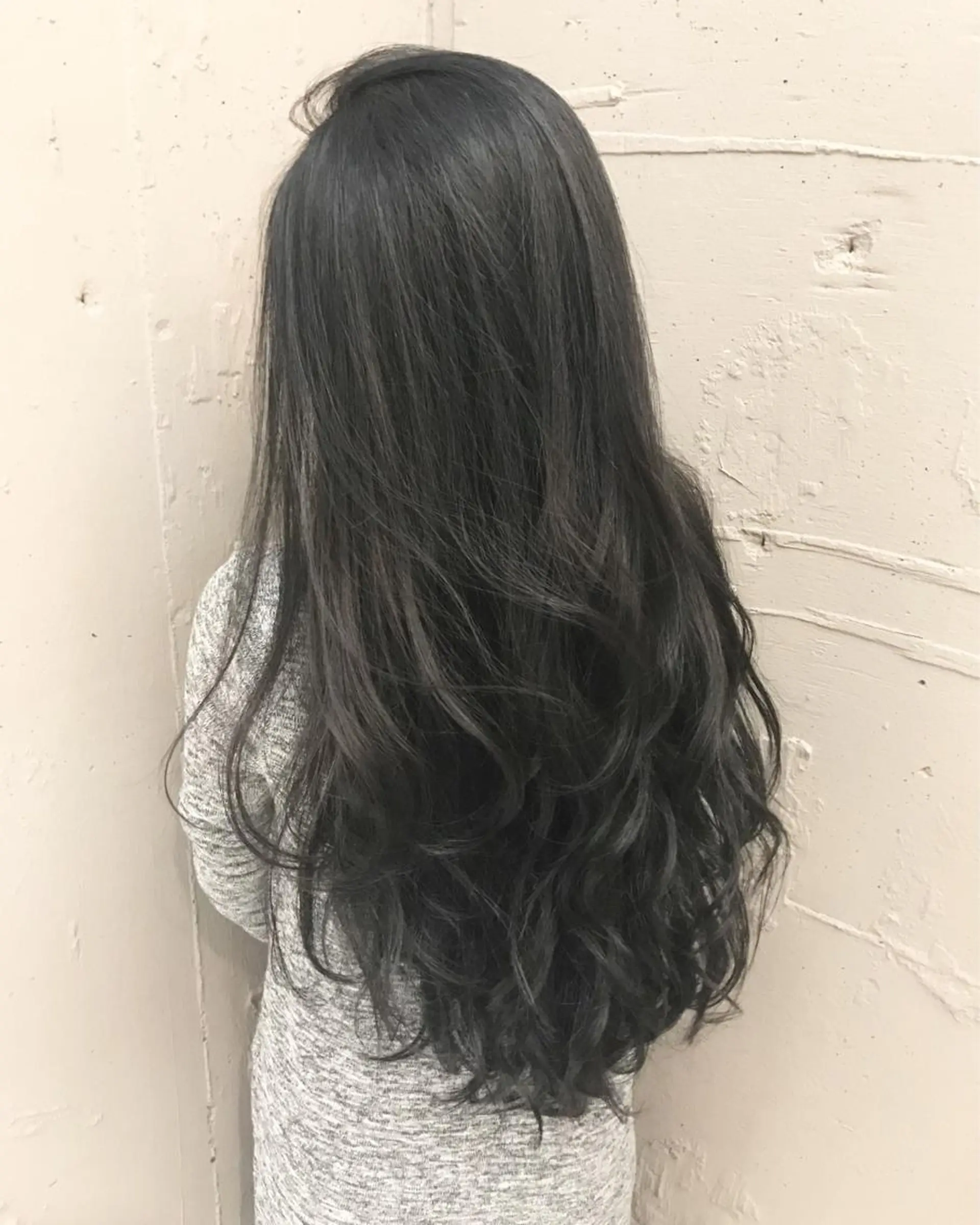 ロング カラー ヘアアレンジ 黒髪 ブルーカラー ブルーブラック 外国人風カラー 縮毛矯正 髪質改善寺坂雄飛💐のヘアスタイル