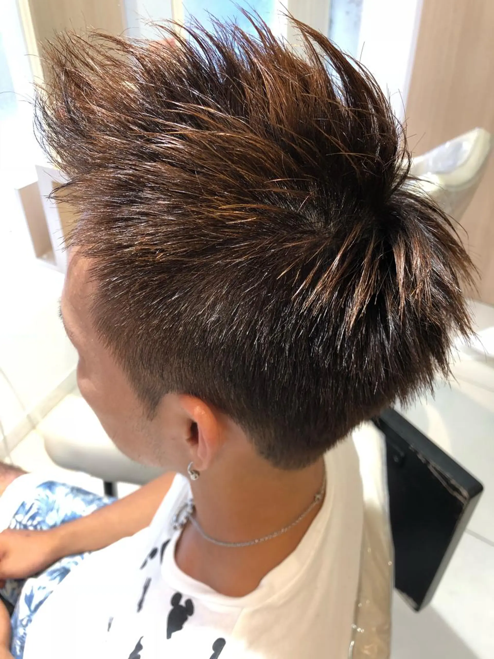 ショート ハイライト 縮毛矯正/髪質改善 継続する美髪のヘアスタイル