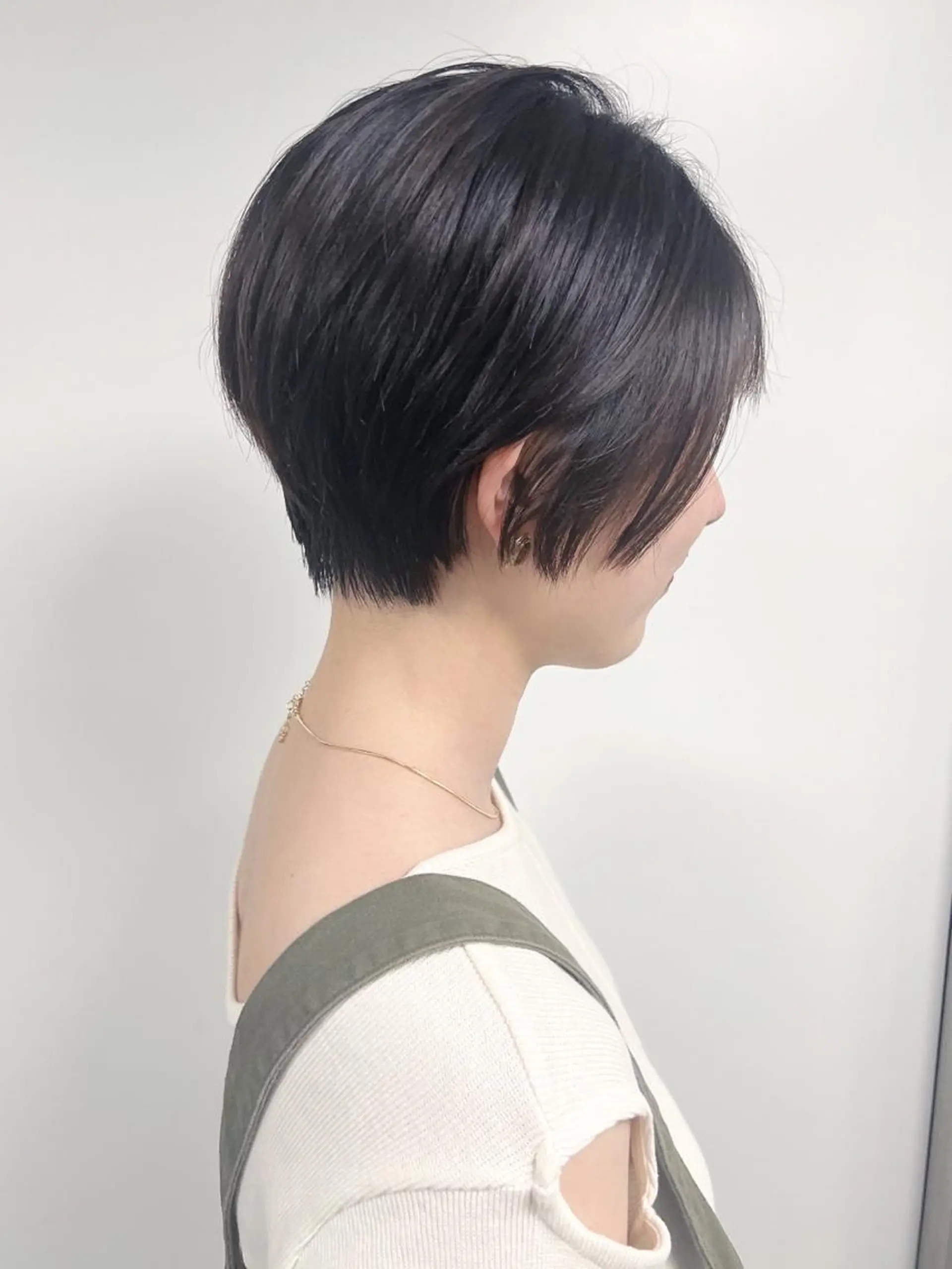 ショート morio from london所属・松岡彩華 ボブ /グレージュのヘアスタイル