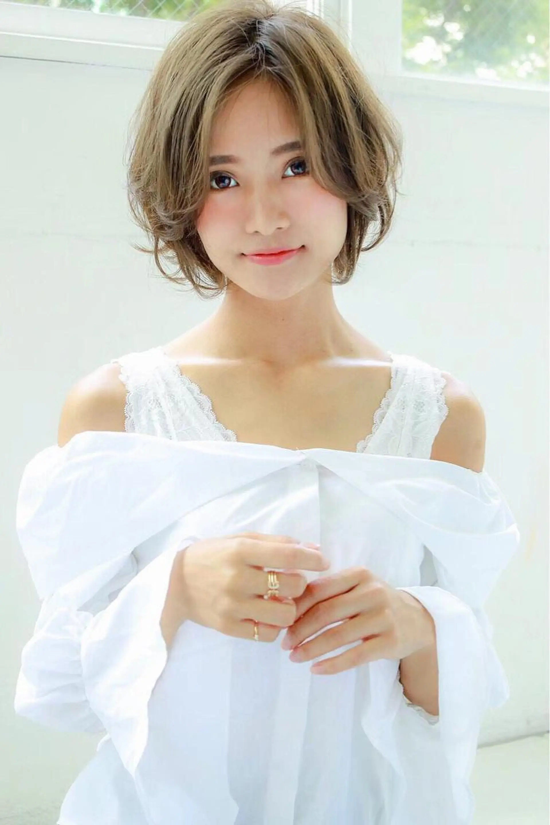 ミディアム カラー 🩶透髪×モテ髪🩶 池袋SHE🏹🩶のヘアスタイル