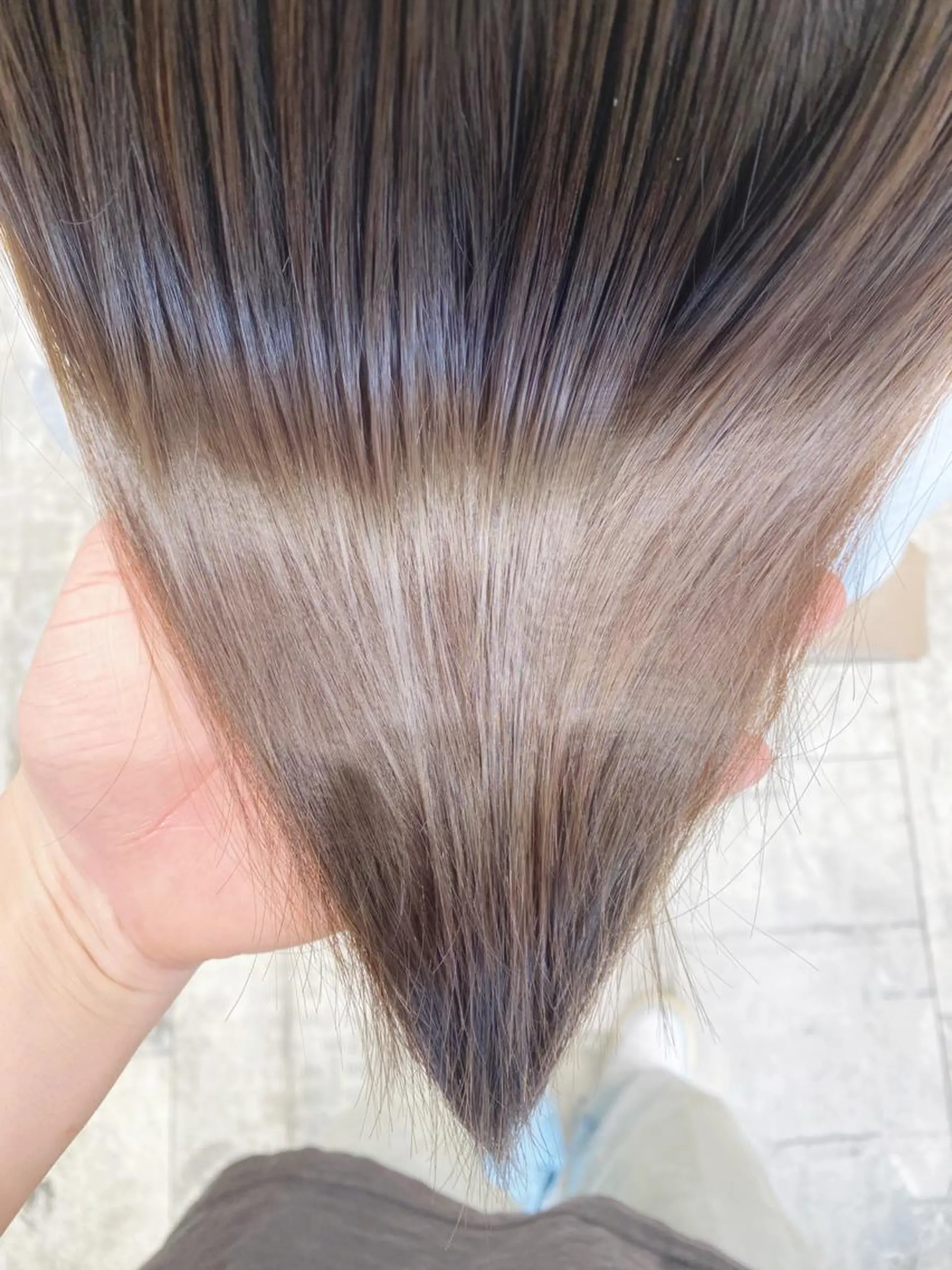 カラー 新宿/レイヤー 顔周りカット溝手優太のヘアスタイル