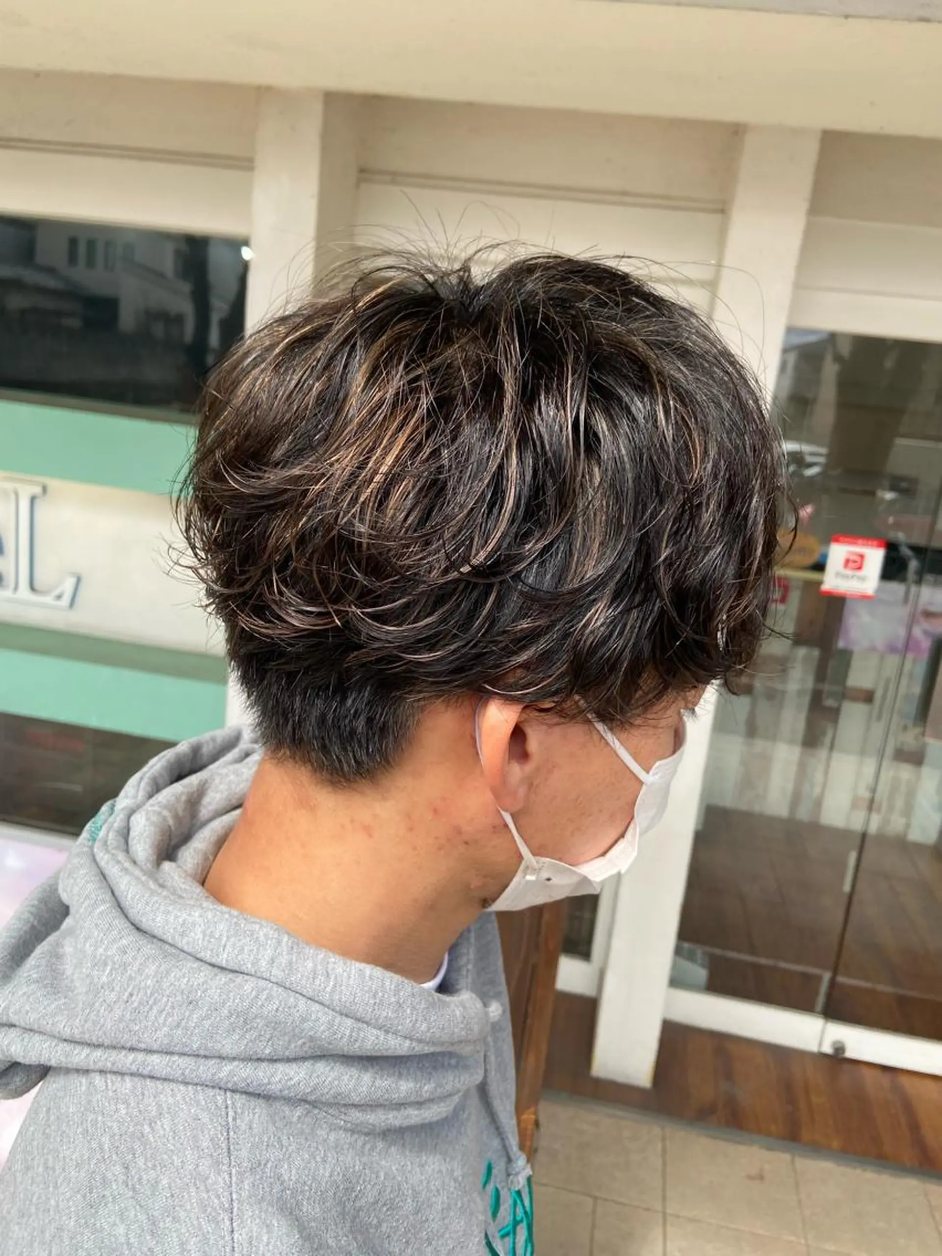 カラー メンズ メンズハイライト メンズパーマ ベージュカラー ハイライトカラー 髪質改善/透明感 カラー/西川奈穂のヘアスタイル