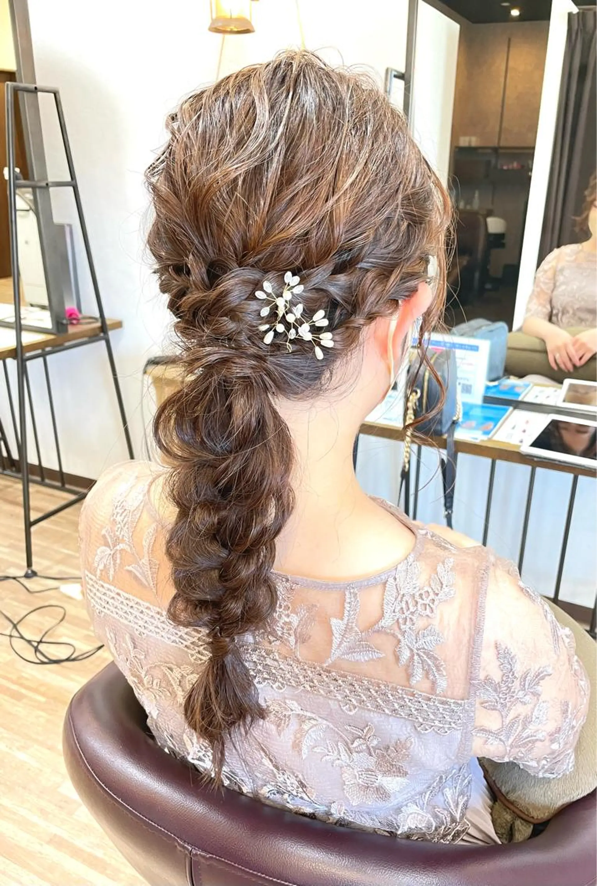 ロング 新谷 玲日のヘアスタイル