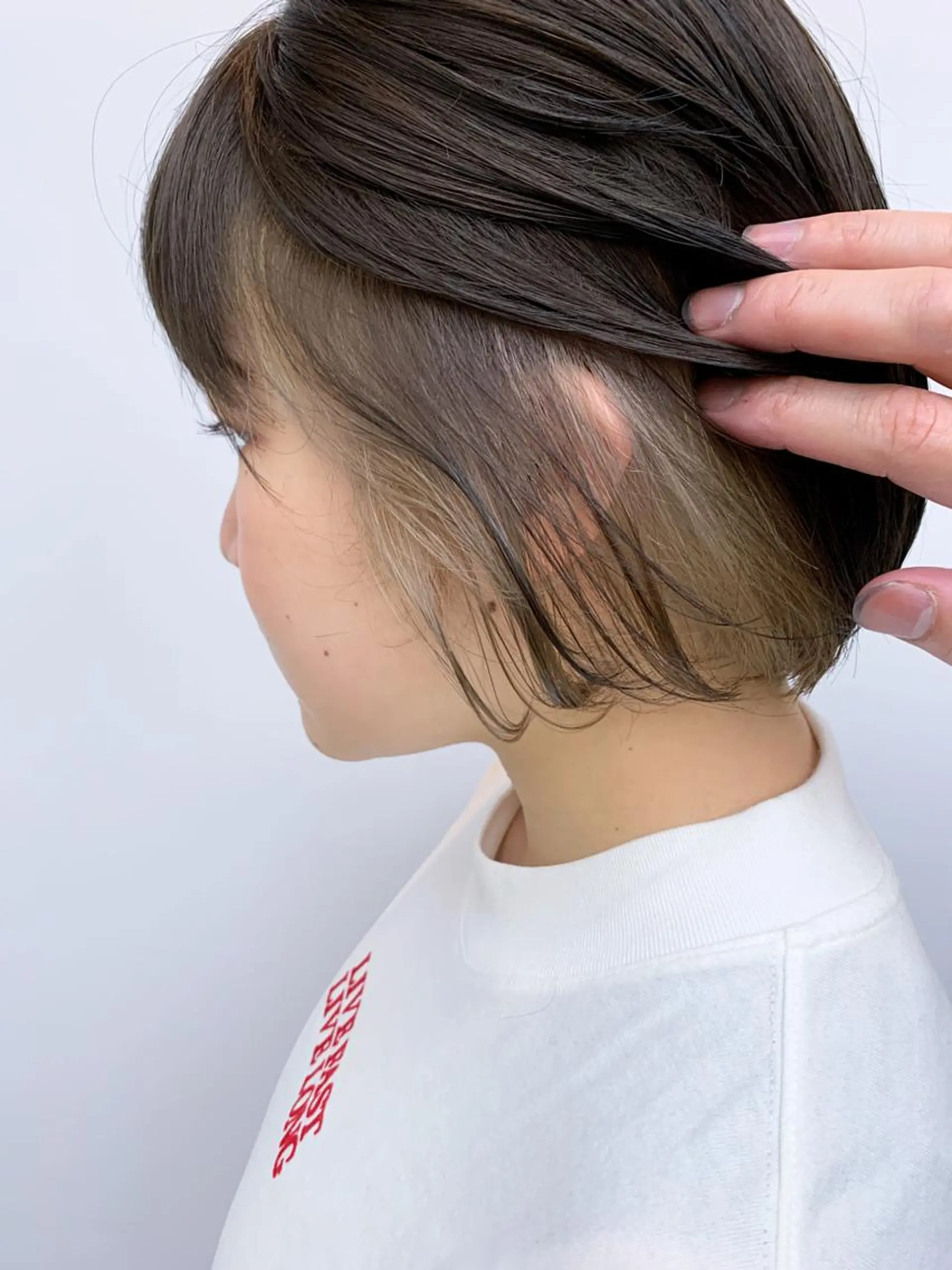 セミロング ヘアアレンジ パーマ カラー メンズ 成人式 メンズブリーチ メンズインナーカラー 刈り上げ メンズウルフカット N゜jillva ナンバージルバのヘアスタイル