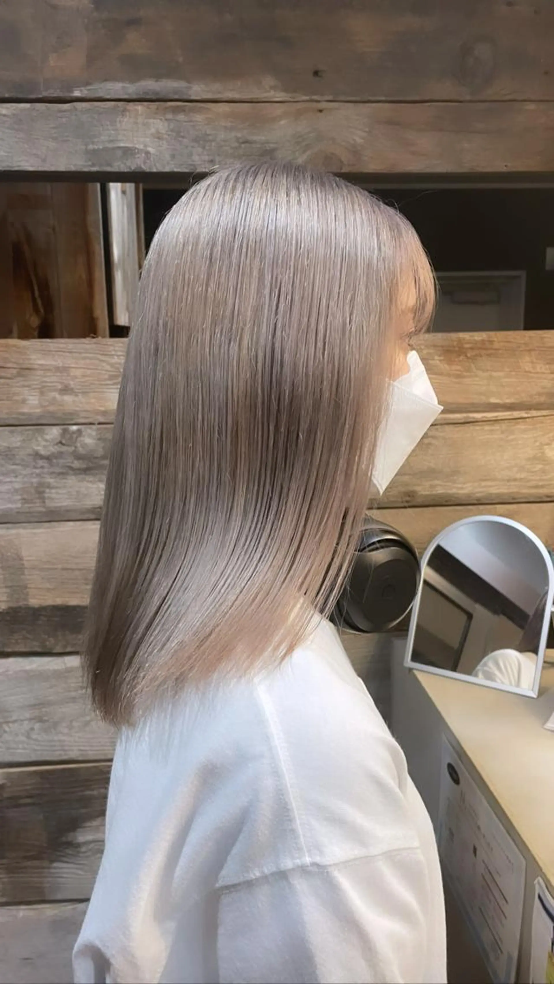 セミロング andKおもろまち店 艶ダブルカラー✨のヘアスタイル