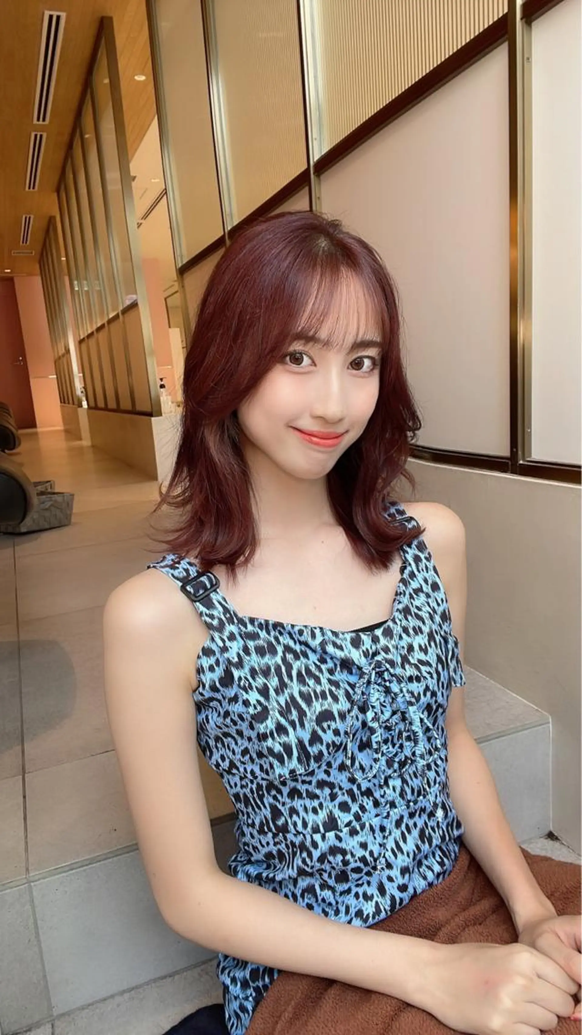 セミロング カラー アディクシーカラー ベージュカラー ブリーチ ケアブリーチ 透明感カラー 顔周り特化/韓国ヘア /レイヤー/吉野幸大のヘアスタイル