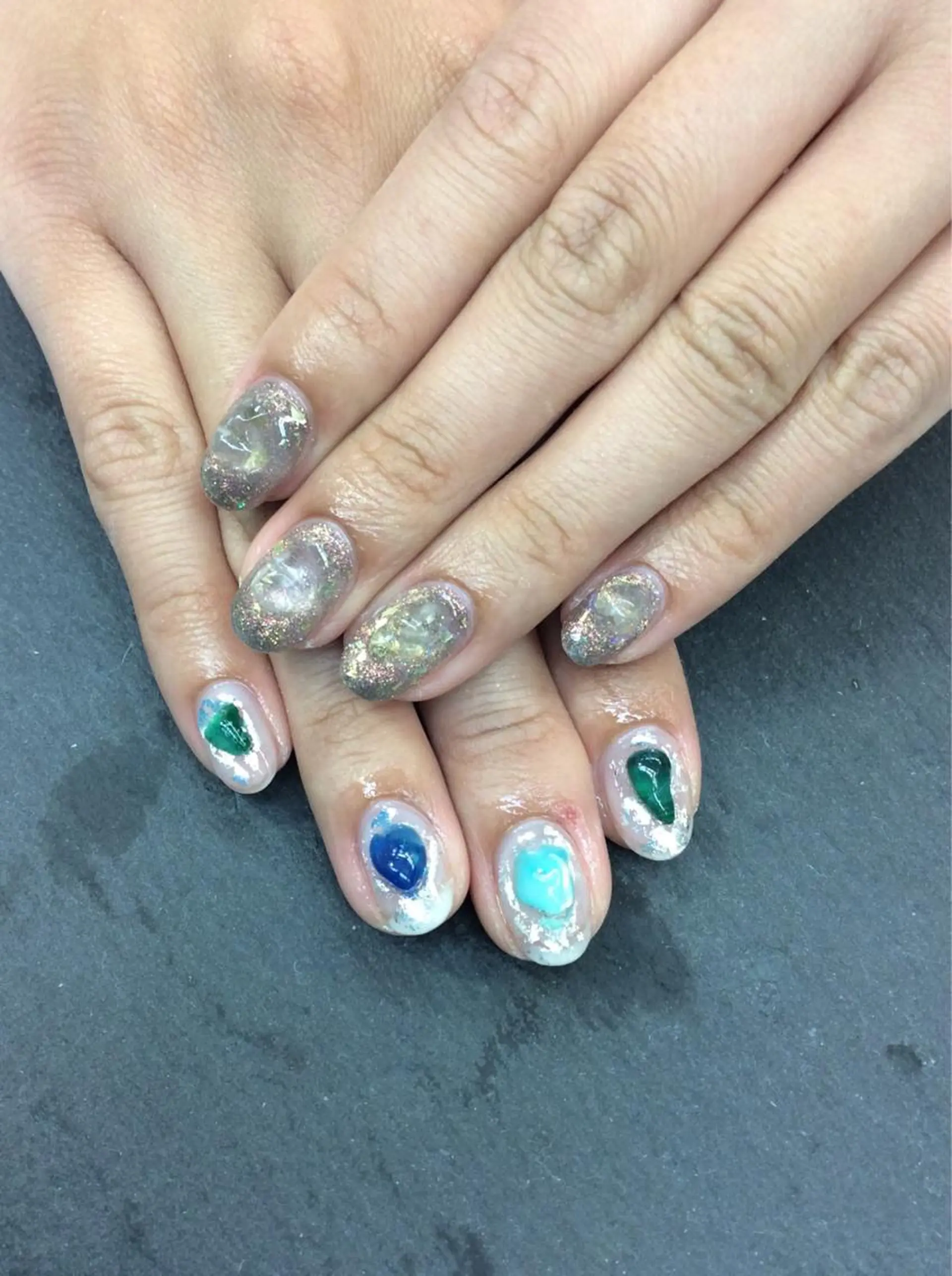 ネイル esNail&eye イーズネイル＆アイのネイルデザイン