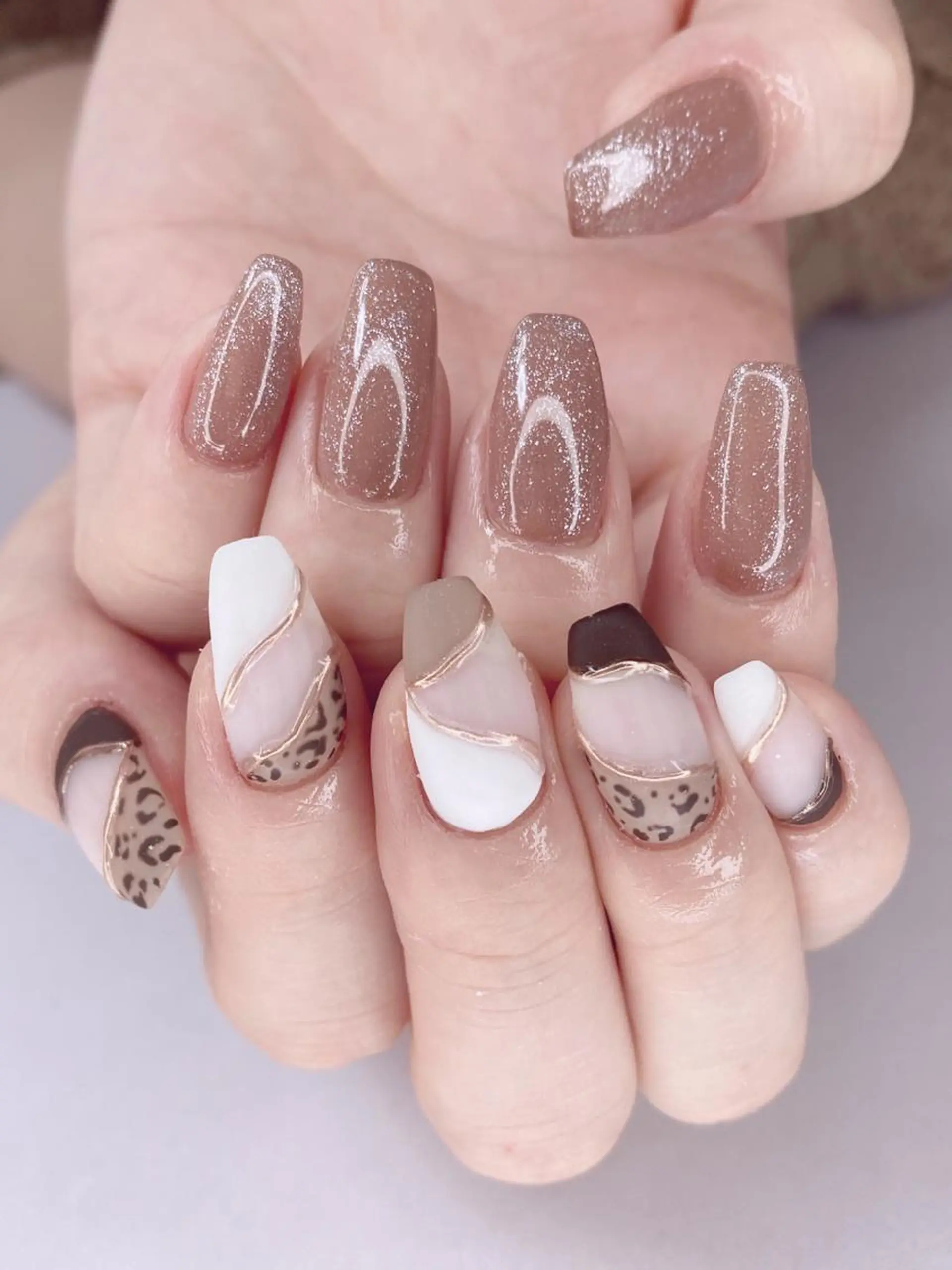 ネイル アニマル柄 アートネイル フレンチネイル グラデーション キラキラネイル Ｎail Ｓalon ertiのネイルデザイン