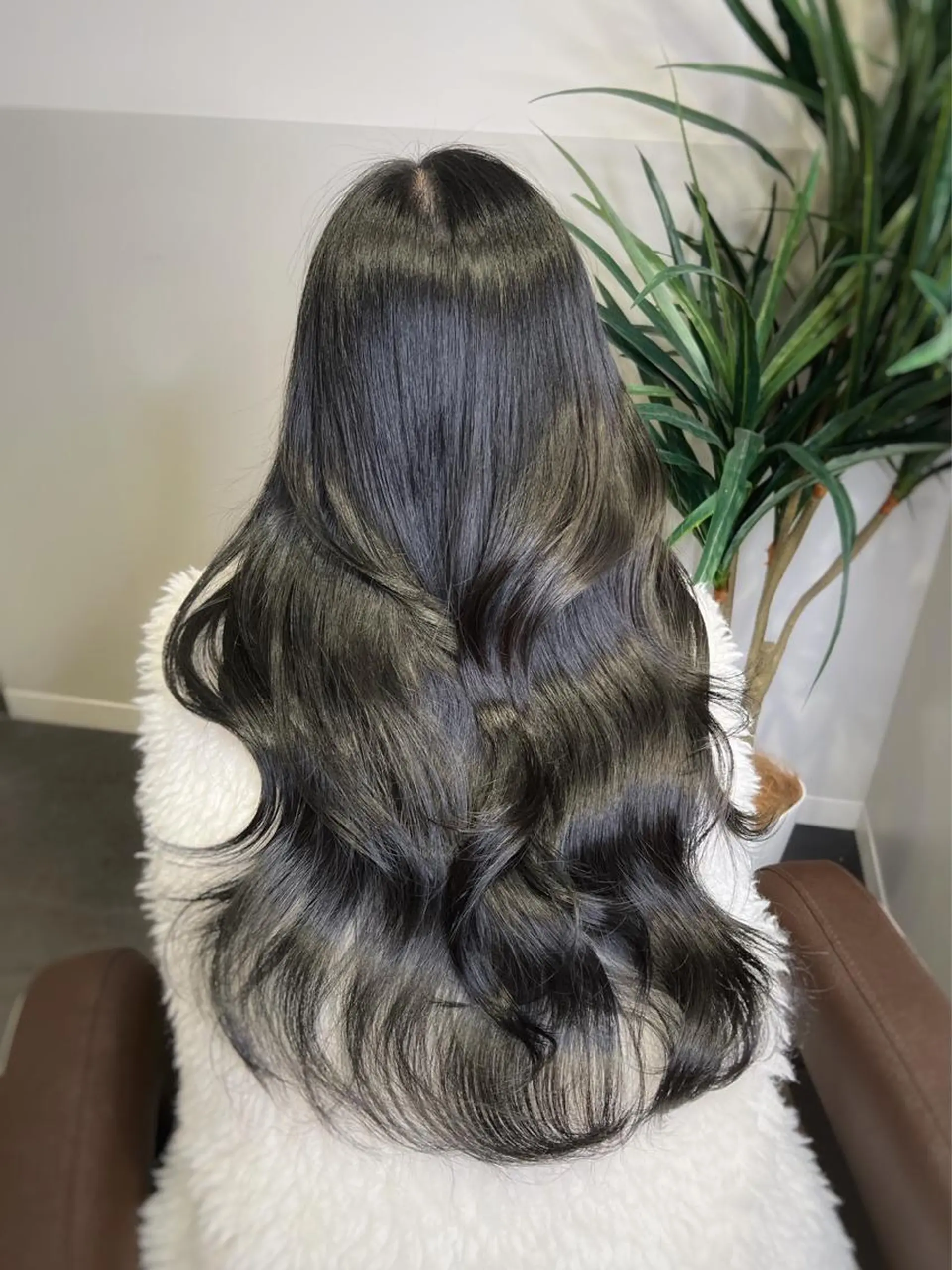 ロング カラー 韓国風カラー くびれヘア 顔周りカット 髪質改善 ヨシンモリ カット ヘアカラー トリートメント TAKUMI 【美髪特化】のヘアスタイル