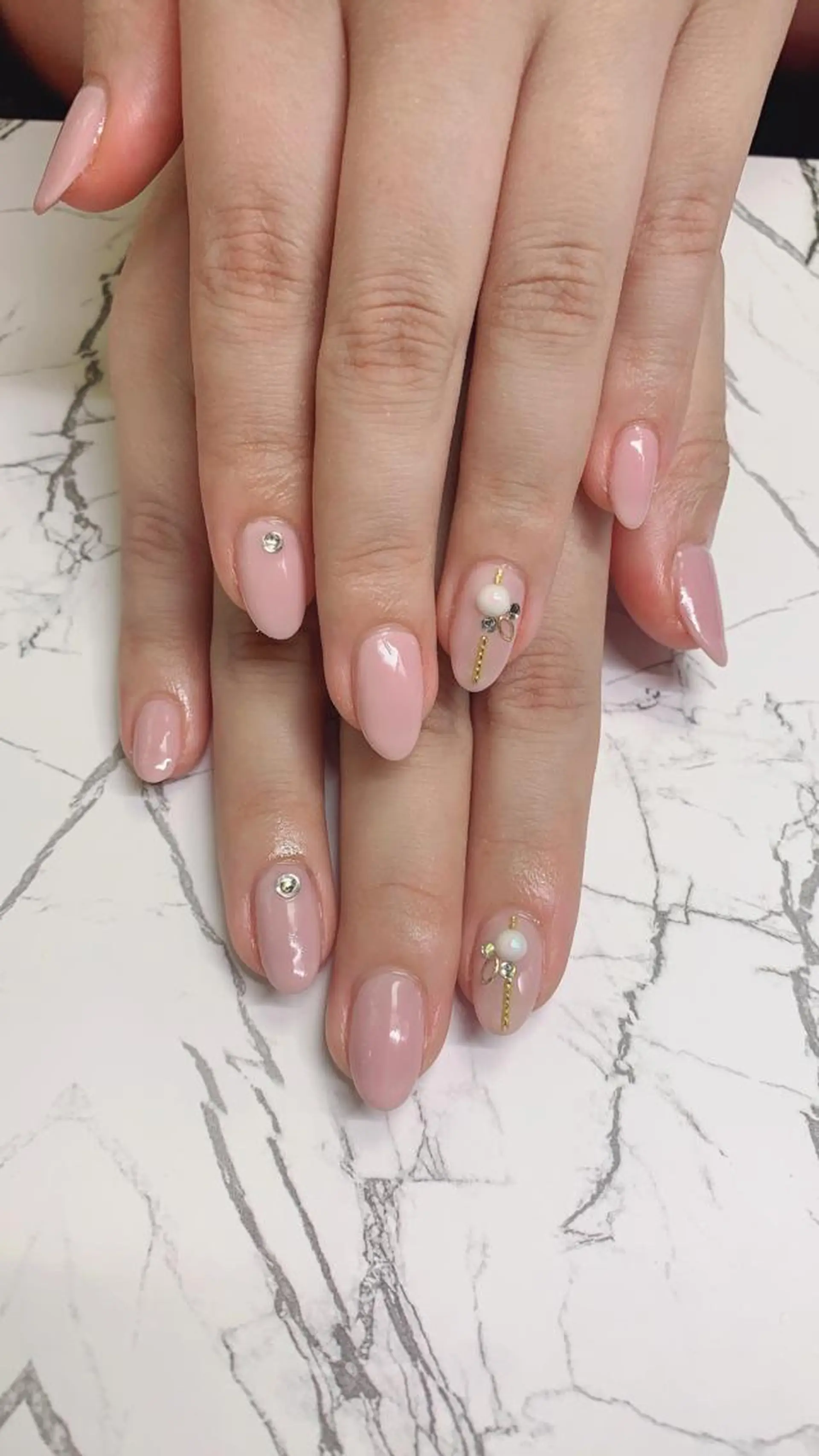 ネイル はな💎ネイル ワンホン、長さ出しのネイルデザイン