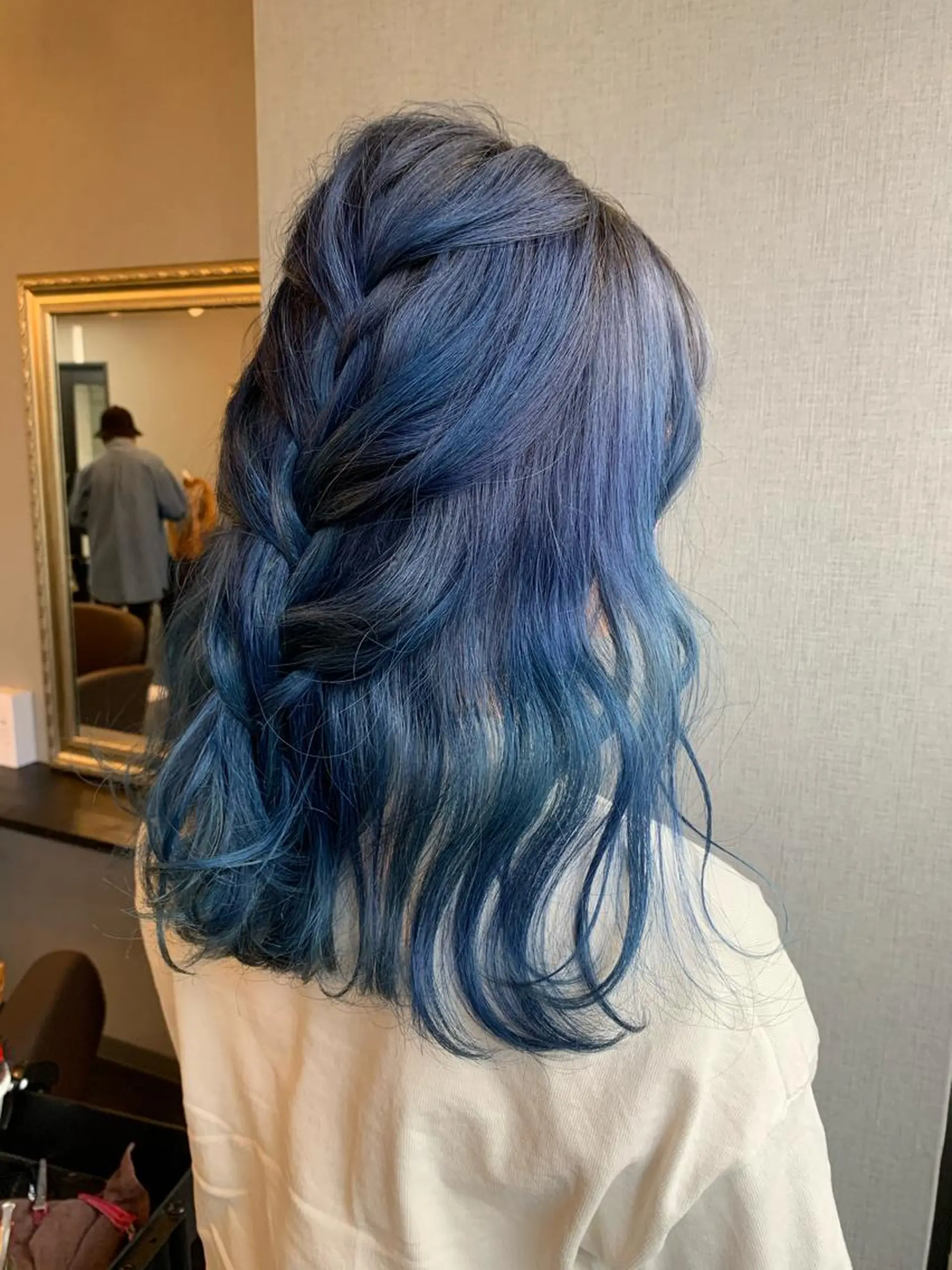 ロング アッシュ ハイライト レイヤーカット ヘアカラー Selene hair OSAKAのヘアスタイル