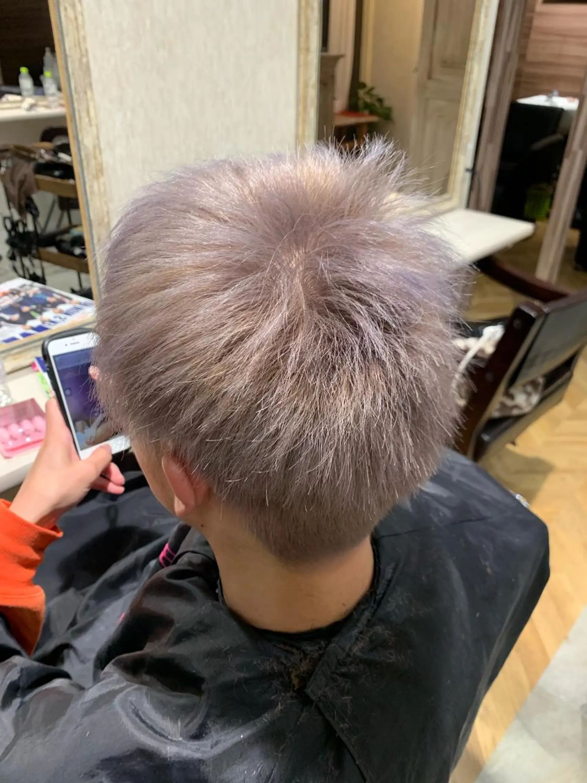 ショート カラー メンズ アッシュ シルバー シルバーアッシュ ヘアカラー トリートメント LUXBE LUCE那覇イオン店所属・LUXBE LUCEのヘアスタイル