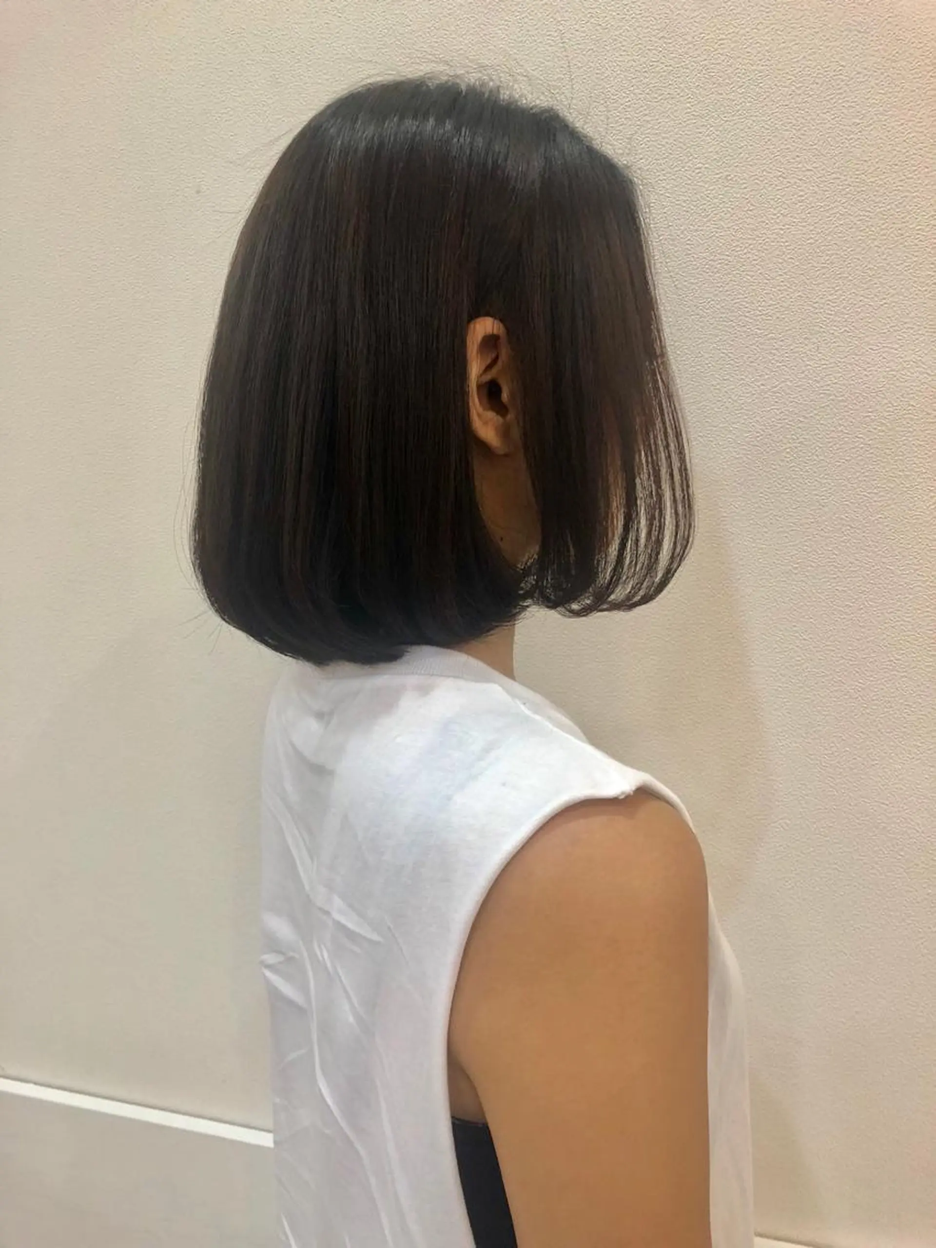 ミディアム ボブ カット トリートメント 内田温子大人女性 ハイライト、ボブのヘアスタイル