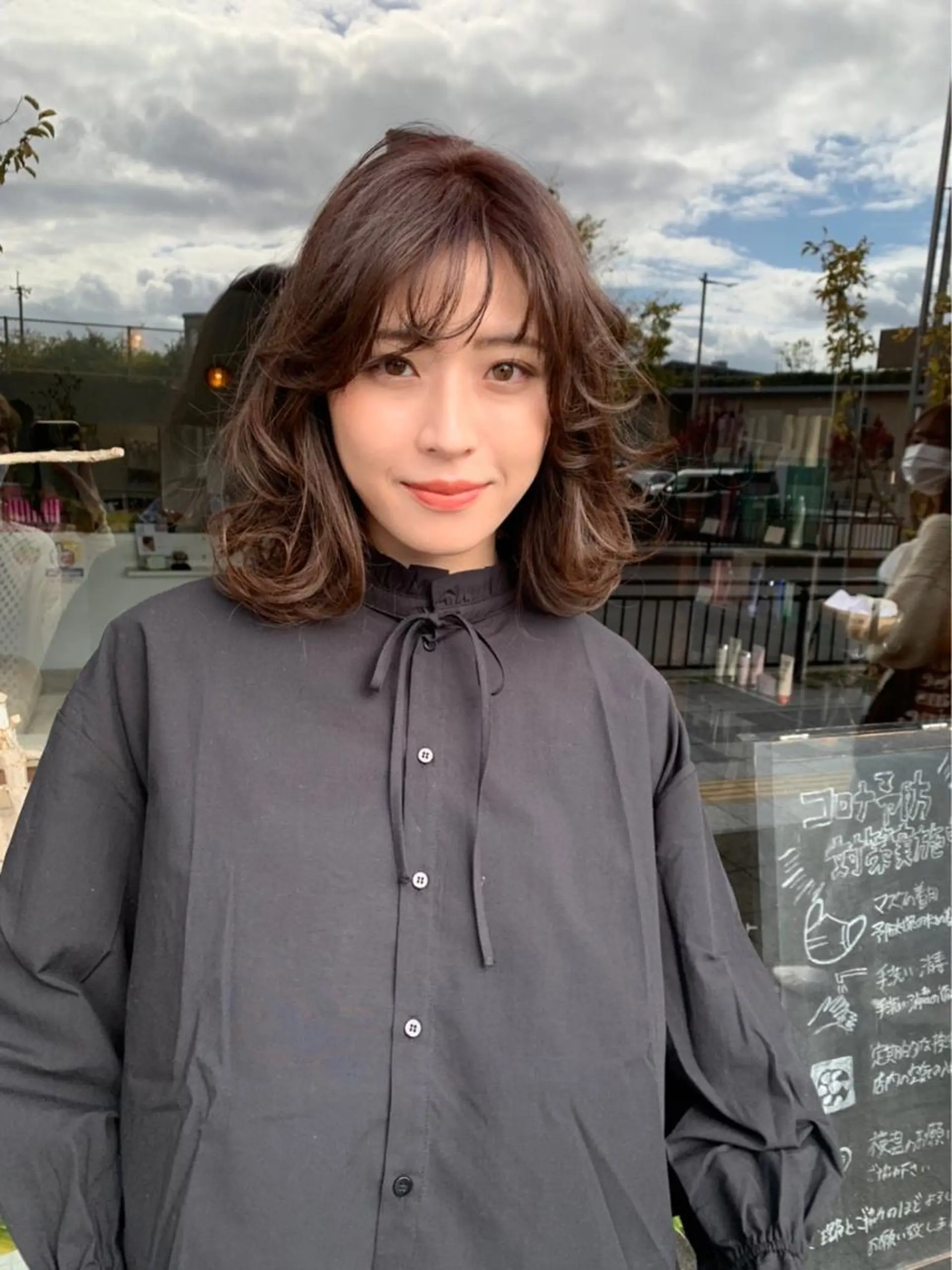 ミディアム カラー パーマ 宮地 亜美のヘアスタイル