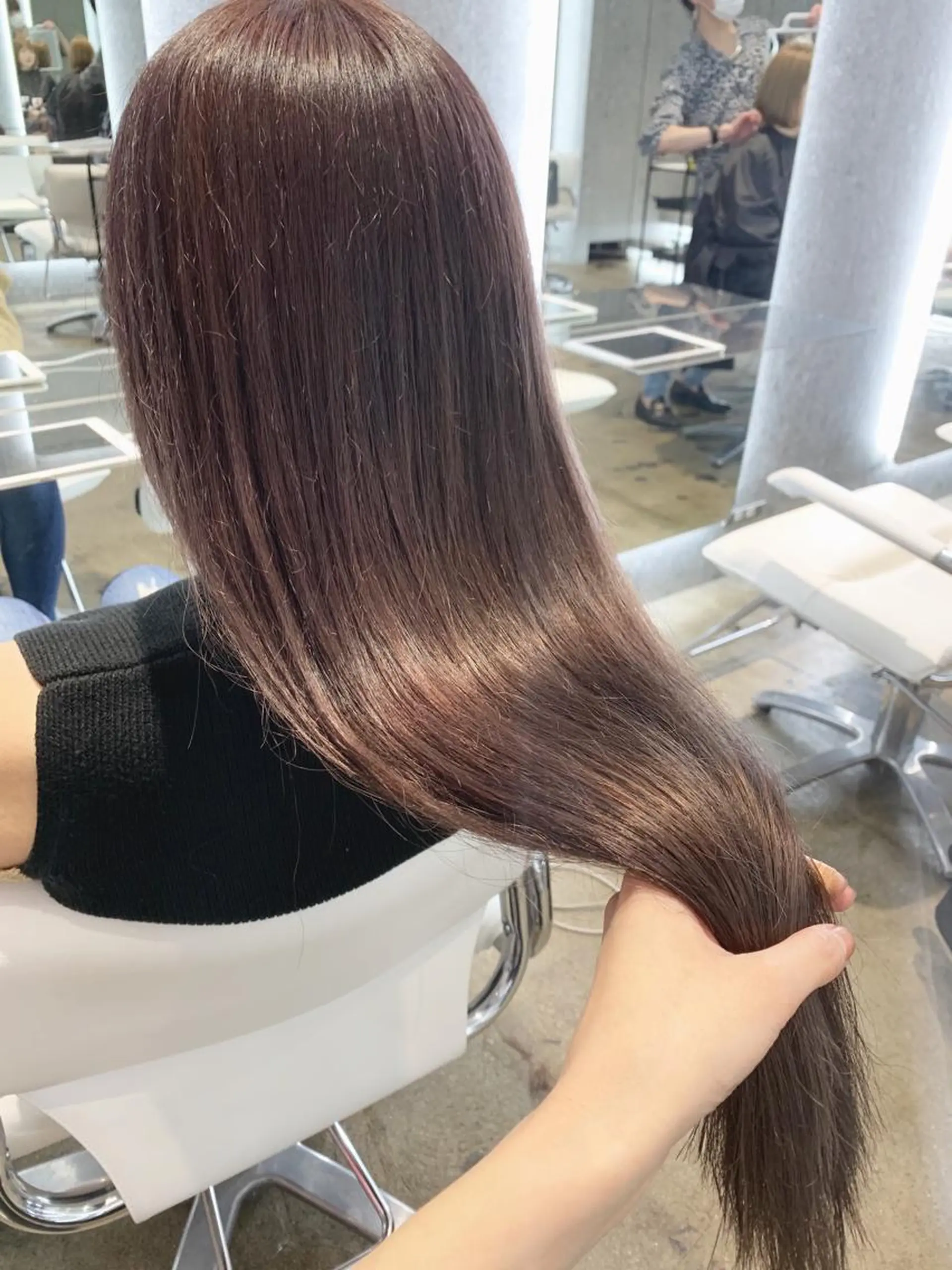 ロング カラー グレージュ ピンクカラー カット ヘアカラー トリートメント PHIDGE所属・山下 千明のヘアスタイル