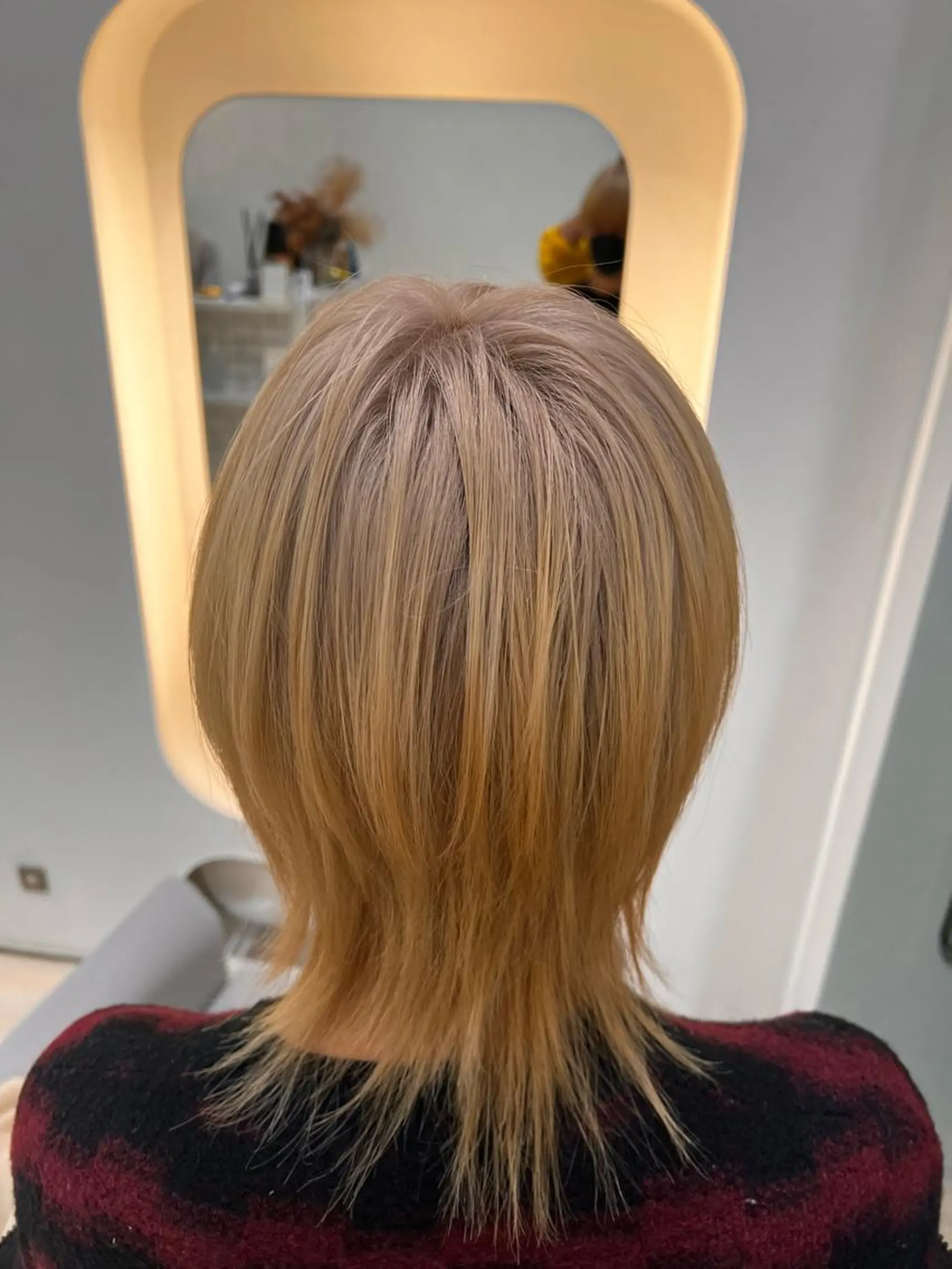 ミディアム カラー パーマ ヘアアレンジ メンズ キッズ ネイル マツエク・マツパ アイブロウ ブロンド ヘアカラー 堀井 凌平のヘアスタイル