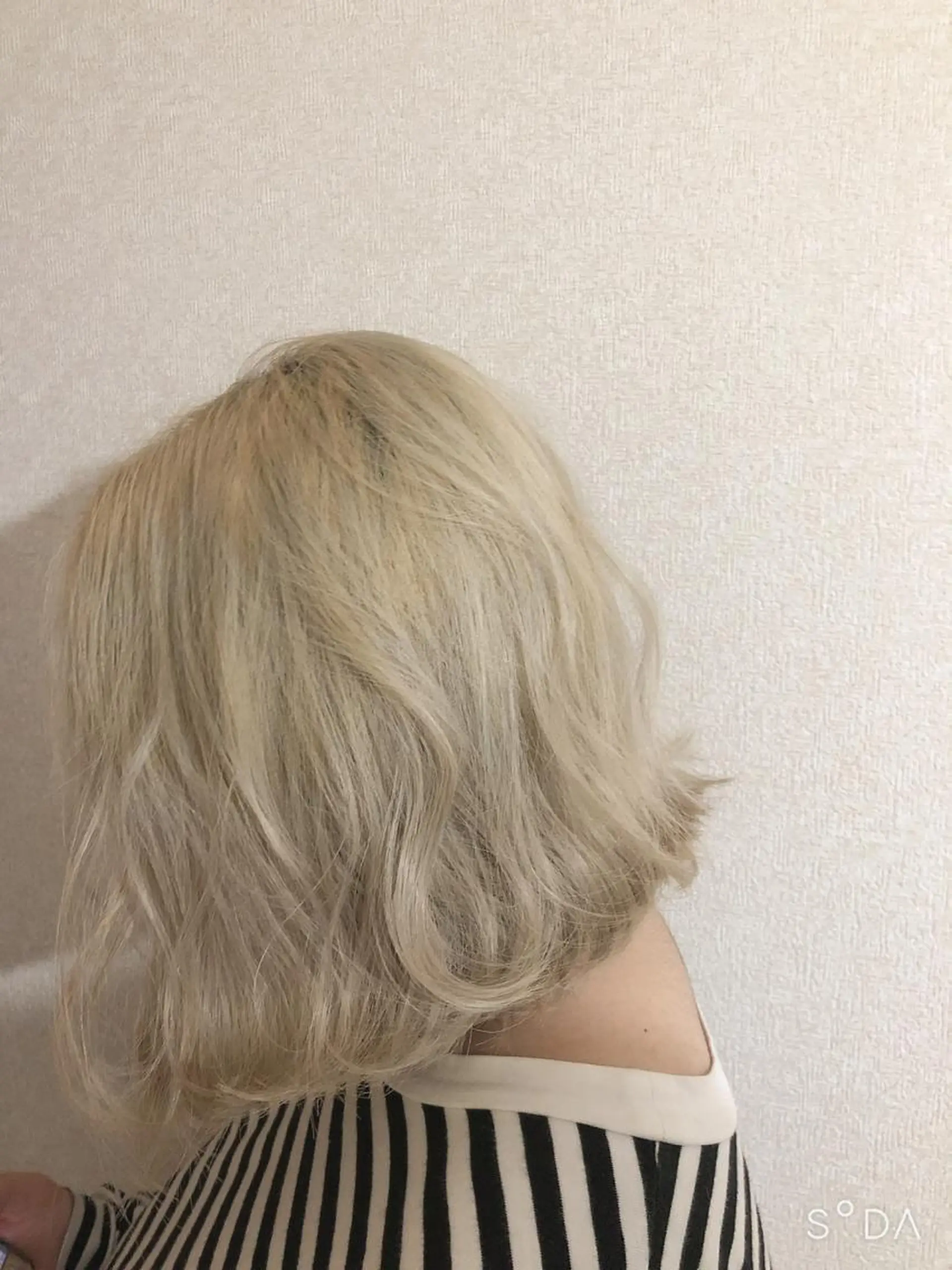 ミディアム カラー バレイヤージュ ベージュカラー ブリーチ ブロンド デザインカラー 韓国風/オシャレ /縮毛矯正/滝口琴未のヘアスタイル